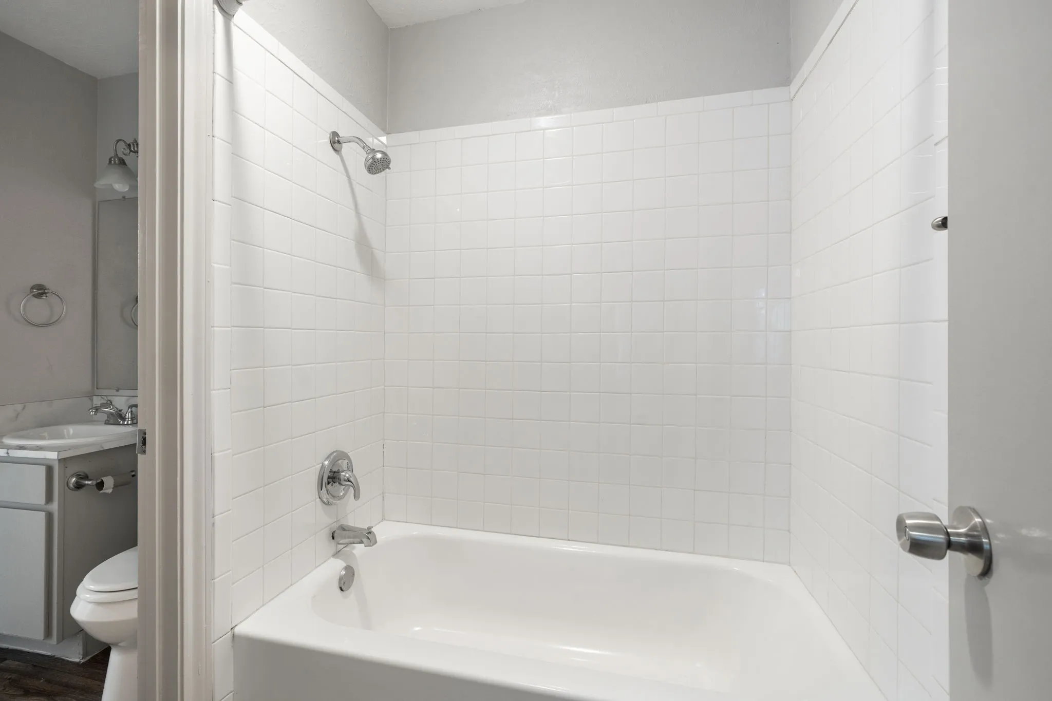 Single Family Residence For Rent in Denton County , 1108 N Elm Street 8, Denton, Texas 76201, 2 Bedroom, 2 Bathroom, Garage spaces, 850 Sqft, built in 1968, mls#21365963, Real Estate Agent in Denton, Homes For Rent in Denton county, Homes For Rent in Denton, Realtor in Denton Texas, Real Estate Brokerage Independent Realty Texas, Luminita Cordes Realtor