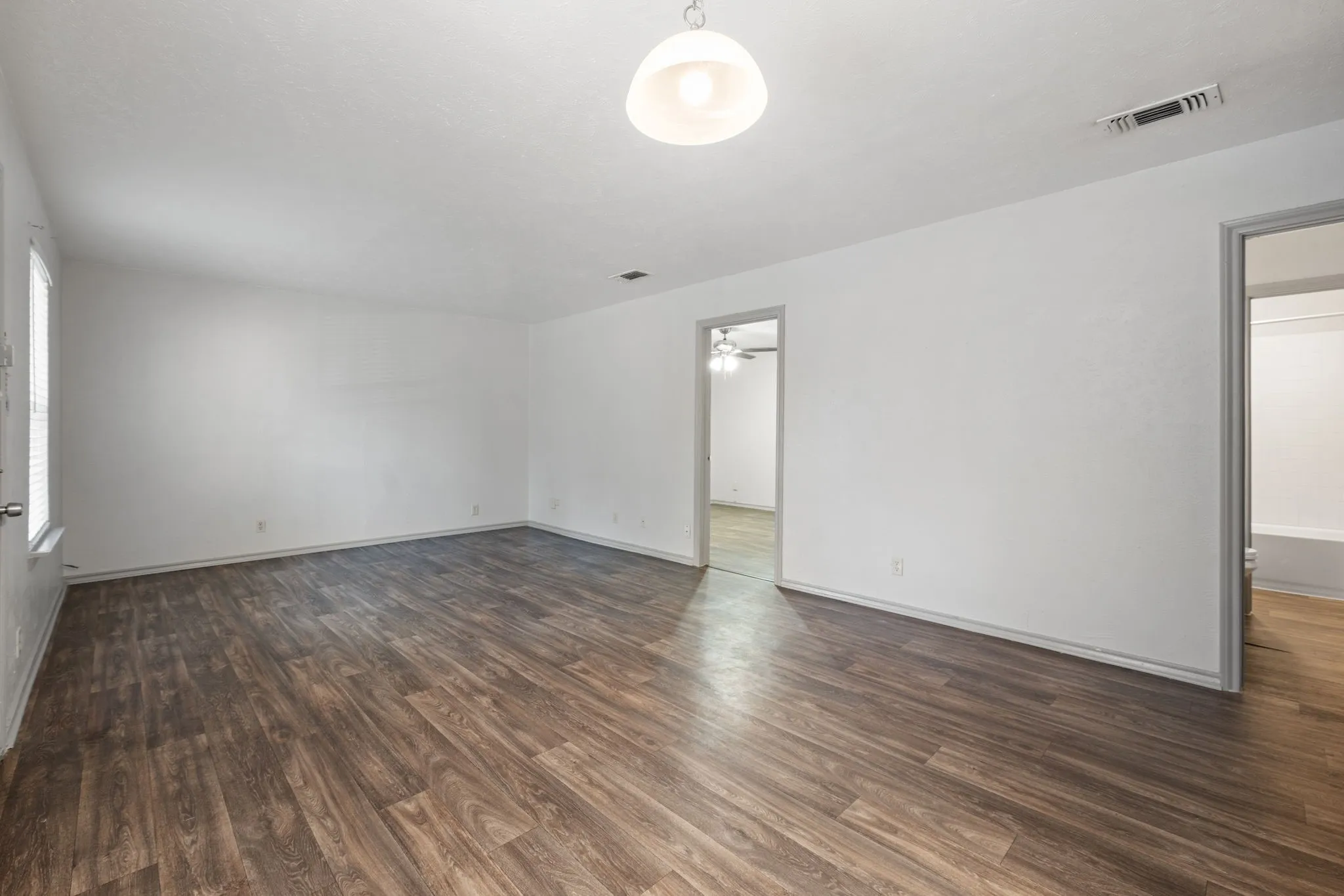 Single Family Residence For Rent in Denton County , 1108 N Elm Street 8, Denton, Texas 76201, 2 Bedroom, 2 Bathroom, Garage spaces, 850 Sqft, built in 1968, mls#21365963, Real Estate Agent in Denton, Homes For Rent in Denton county, Homes For Rent in Denton, Realtor in Denton Texas, Real Estate Brokerage Independent Realty Texas, Luminita Cordes Realtor