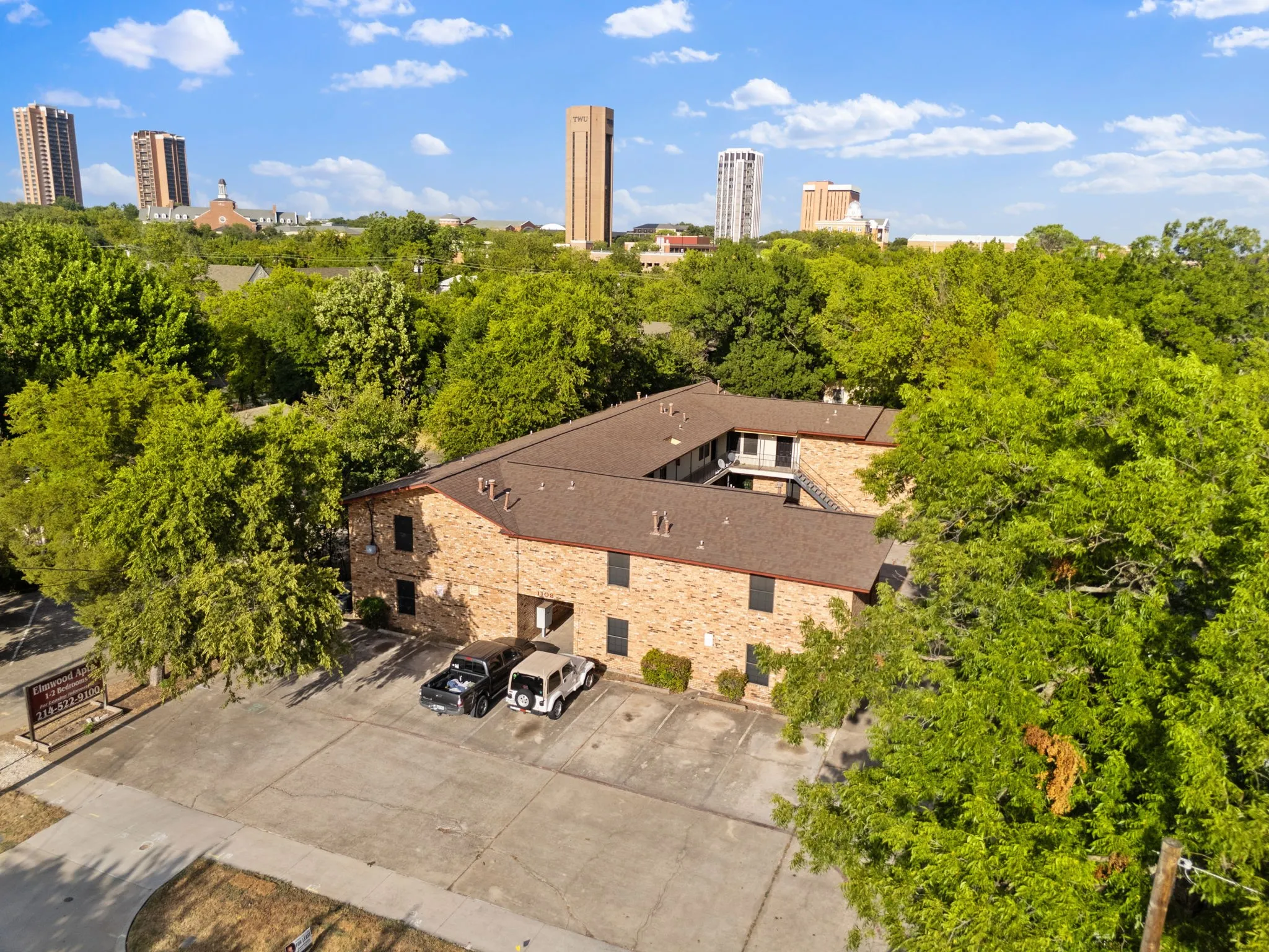 Single Family Residence For Rent in Denton County , 1108 N Elm Street 8, Denton, Texas 76201, 2 Bedroom, 2 Bathroom, Garage spaces, 850 Sqft, built in 1968, mls#21365963, Real Estate Agent in Denton, Homes For Rent in Denton county, Homes For Rent in Denton, Realtor in Denton Texas, Real Estate Brokerage Independent Realty Texas, Luminita Cordes Realtor