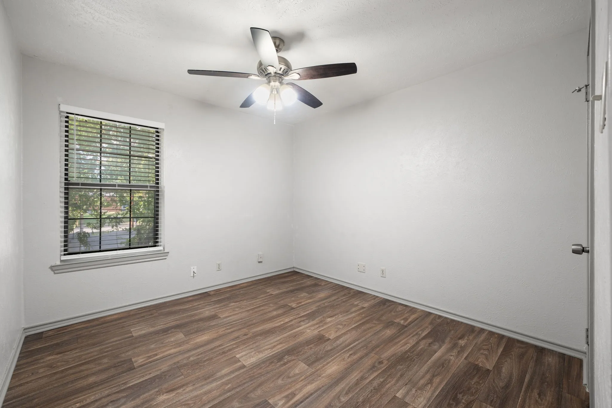 Single Family Residence For Rent in Denton County , 1108 N Elm Street 8, Denton, Texas 76201, 2 Bedroom, 2 Bathroom, Garage spaces, 850 Sqft, built in 1968, mls#21365963, Real Estate Agent in Denton, Homes For Rent in Denton county, Homes For Rent in Denton, Realtor in Denton Texas, Real Estate Brokerage Independent Realty Texas, Luminita Cordes Realtor