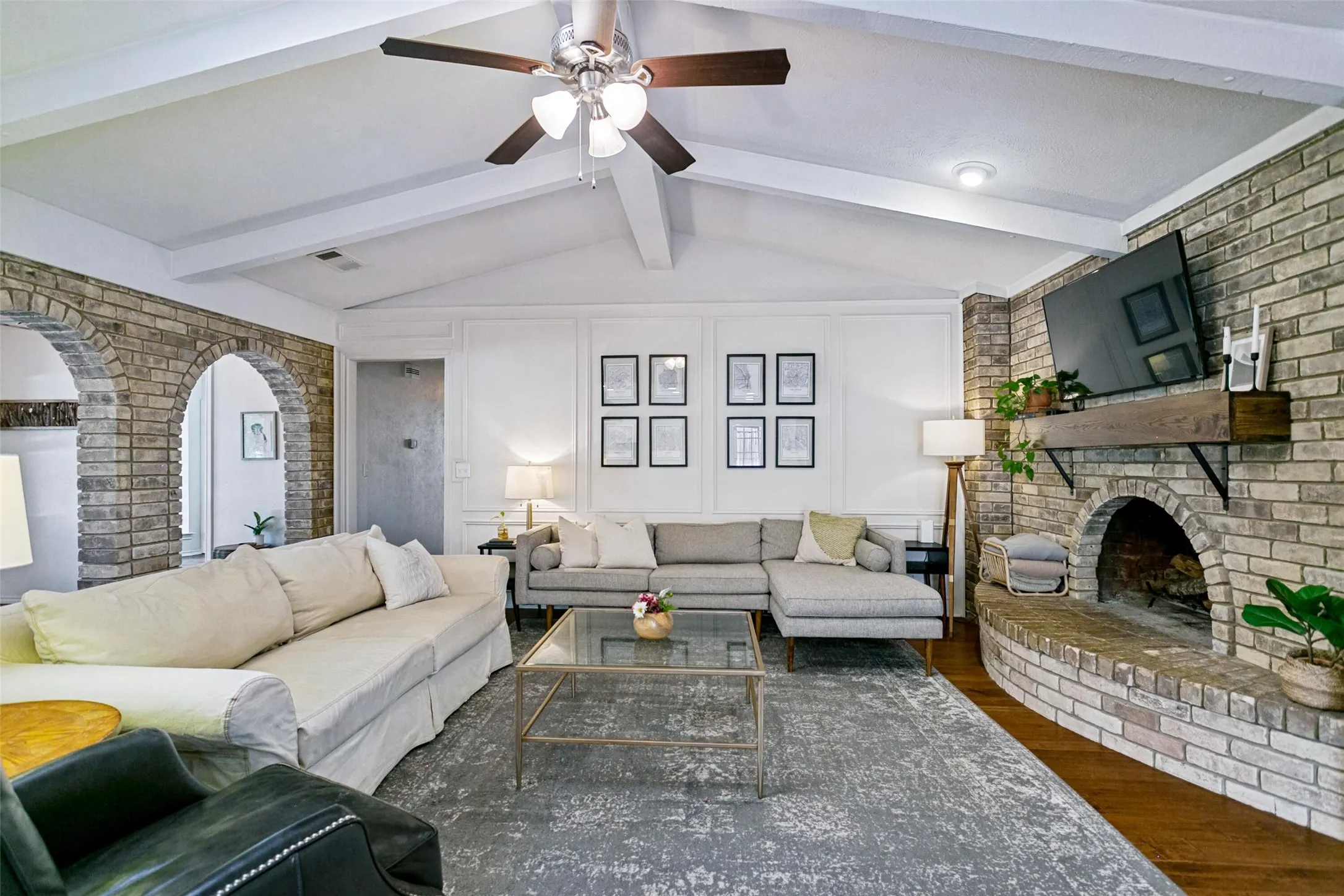 Single Family Residence For Sale in Collin County , 2736 Grandview Drive, Plano, Texas 75075, 4 Bedroom, 2 Bathroom, 2 Garage spaces, 2,121 Sqft, built in 1969, mls#21372392, Real Estate Agent in Plano, Homes For Sale in Collin county, Homes For Sale in Plano, Realtor in Plano Texas, Real Estate Brokerage Independent Realty Texas, Luminita Cordes Realtor