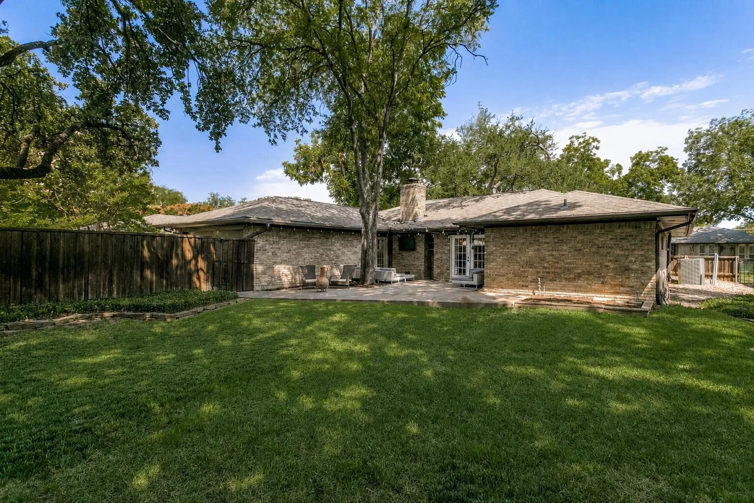 Single Family Residence For Sale in Collin County , 2736 Grandview Drive, Plano, Texas 75075, 4 Bedroom, 2 Bathroom, 2 Garage spaces, 2,121 Sqft, built in 1969, mls#21372392, Real Estate Agent in Plano, Homes For Sale in Collin county, Homes For Sale in Plano, Realtor in Plano Texas, Real Estate Brokerage Independent Realty Texas, Luminita Cordes Realtor