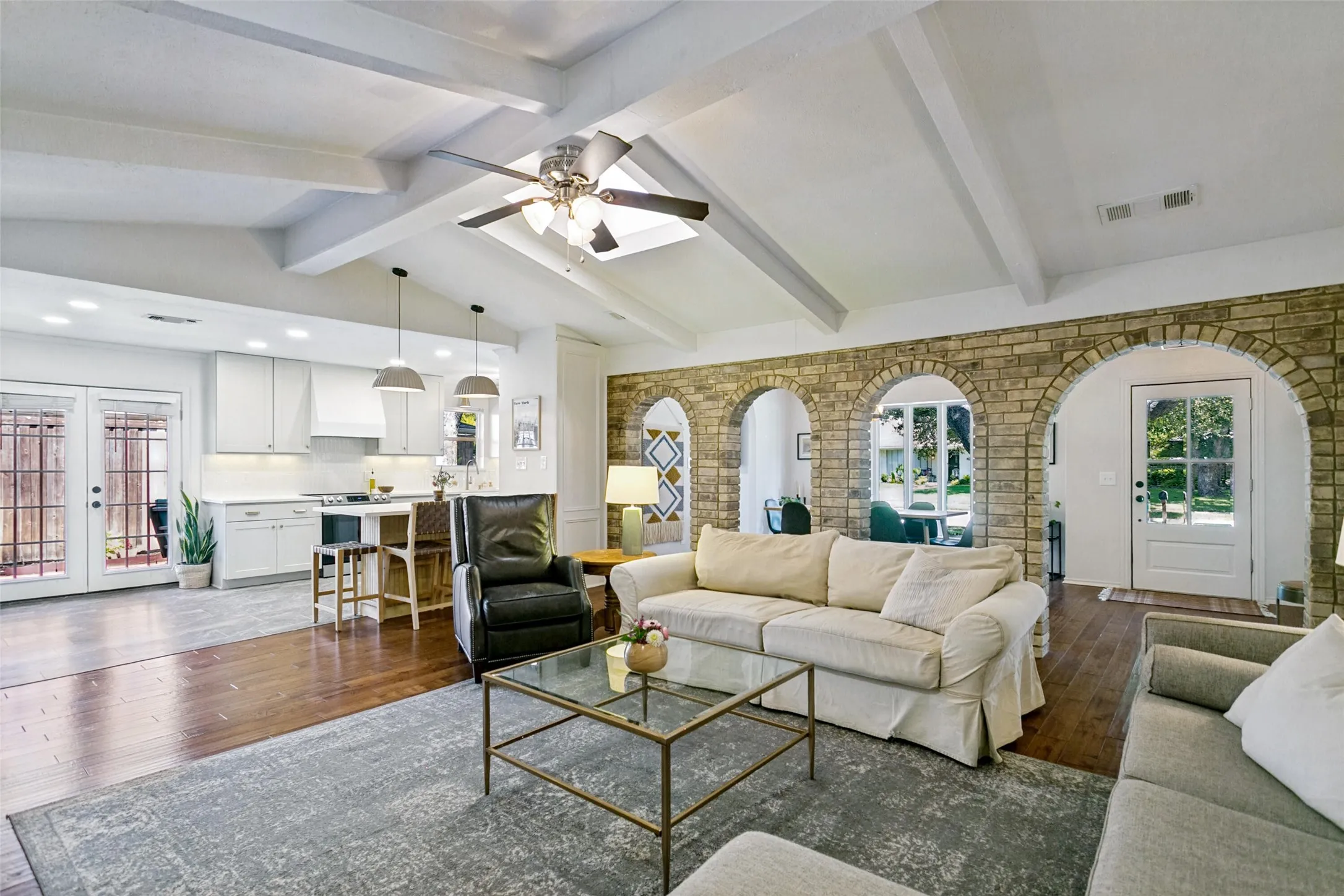 Single Family Residence For Sale in Collin County , 2736 Grandview Drive, Plano, Texas 75075, 4 Bedroom, 2 Bathroom, 2 Garage spaces, 2,121 Sqft, built in 1969, mls#21372392, Real Estate Agent in Plano, Homes For Sale in Collin county, Homes For Sale in Plano, Realtor in Plano Texas, Real Estate Brokerage Independent Realty Texas, Luminita Cordes Realtor