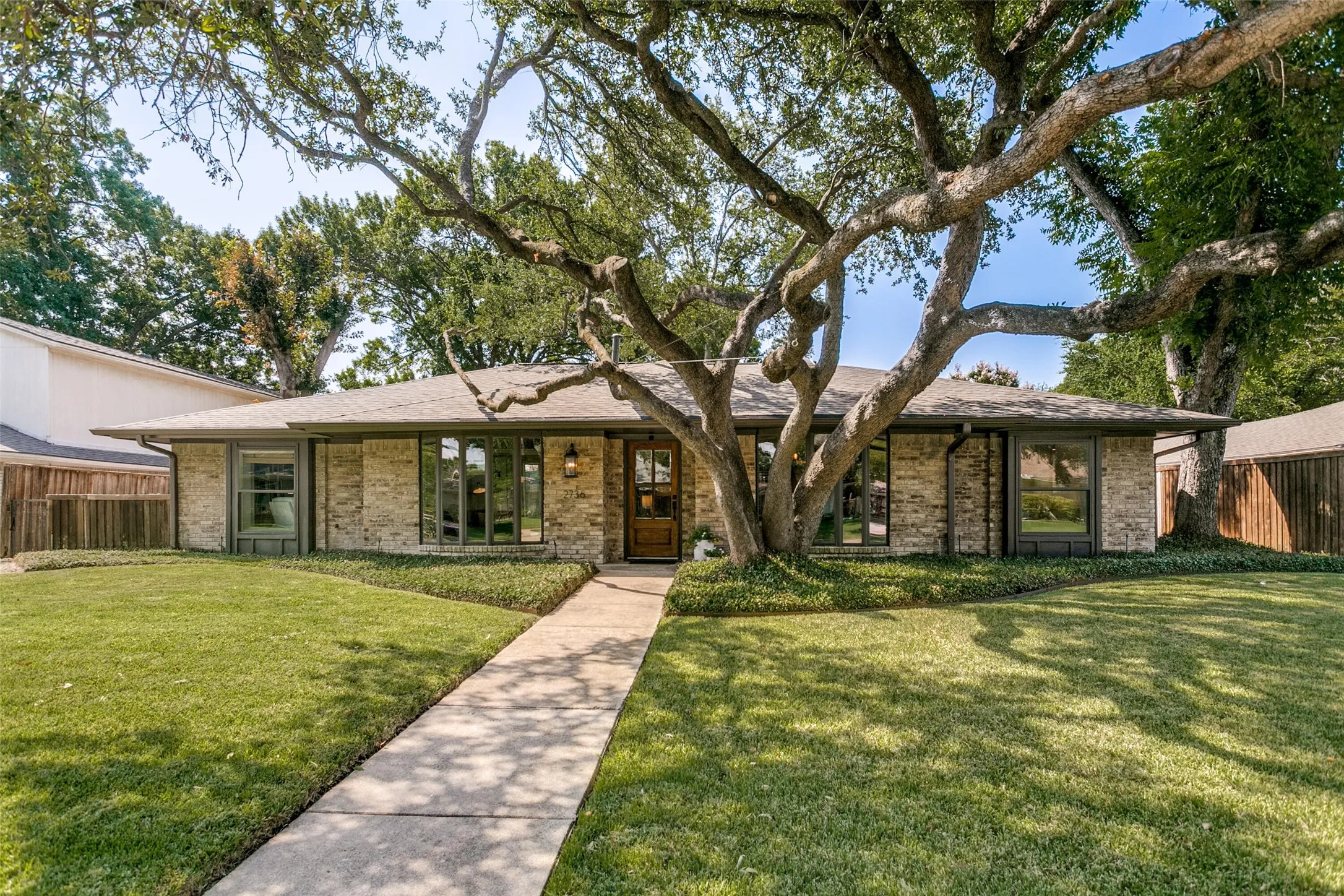 Single Family Residence For Sale in Collin County , 2736 Grandview Drive, Plano, Texas 75075, 4 Bedroom, 2 Bathroom, 2 Garage spaces, 2,121 Sqft, built in 1969, mls#21372392, Real Estate Agent in Plano, Homes For Sale in Collin county, Homes For Sale in Plano, Realtor in Plano Texas, Real Estate Brokerage Independent Realty Texas, Luminita Cordes Realtor