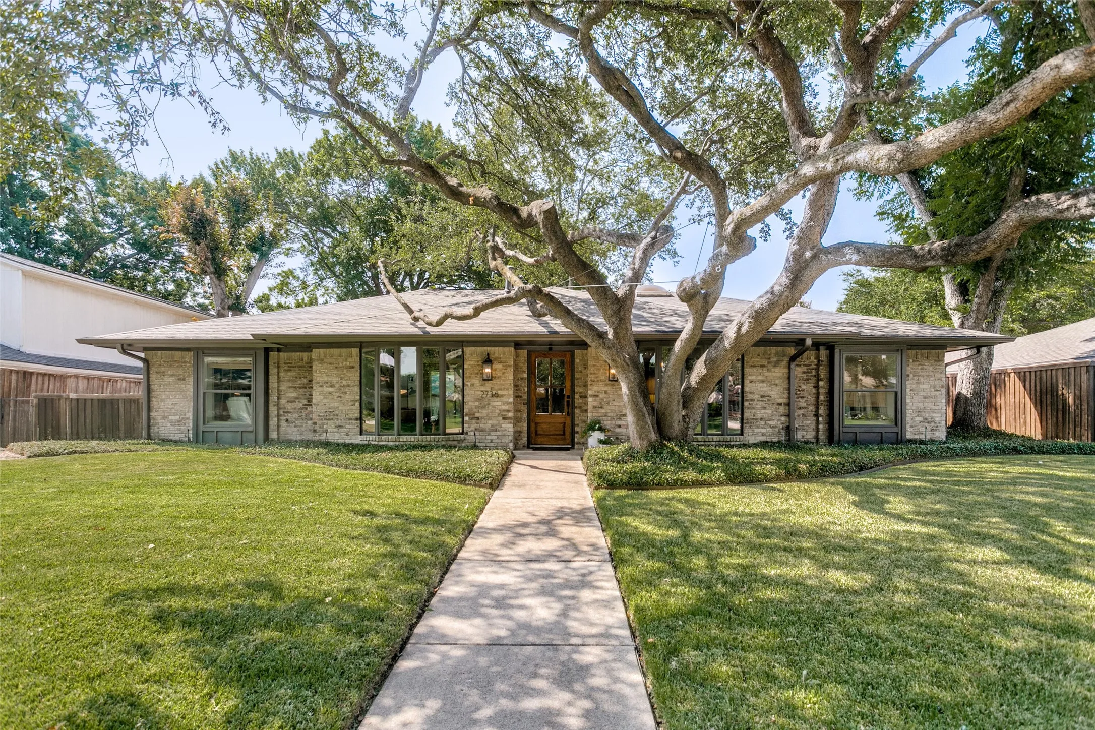 Single Family Residence For Sale in Collin County , 2736 Grandview Drive, Plano, Texas 75075, 4 Bedroom, 2 Bathroom, 2 Garage spaces, 2,121 Sqft, built in 1969, mls#21372392, Real Estate Agent in Plano, Homes For Sale in Collin county, Homes For Sale in Plano, Realtor in Plano Texas, Real Estate Brokerage Independent Realty Texas, Luminita Cordes Realtor