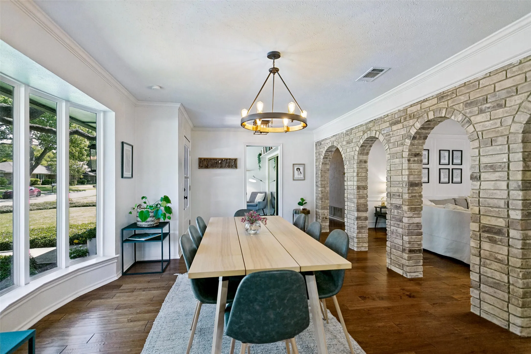 Single Family Residence For Sale in Collin County , 2736 Grandview Drive, Plano, Texas 75075, 4 Bedroom, 2 Bathroom, 2 Garage spaces, 2,121 Sqft, built in 1969, mls#21372392, Real Estate Agent in Plano, Homes For Sale in Collin county, Homes For Sale in Plano, Realtor in Plano Texas, Real Estate Brokerage Independent Realty Texas, Luminita Cordes Realtor