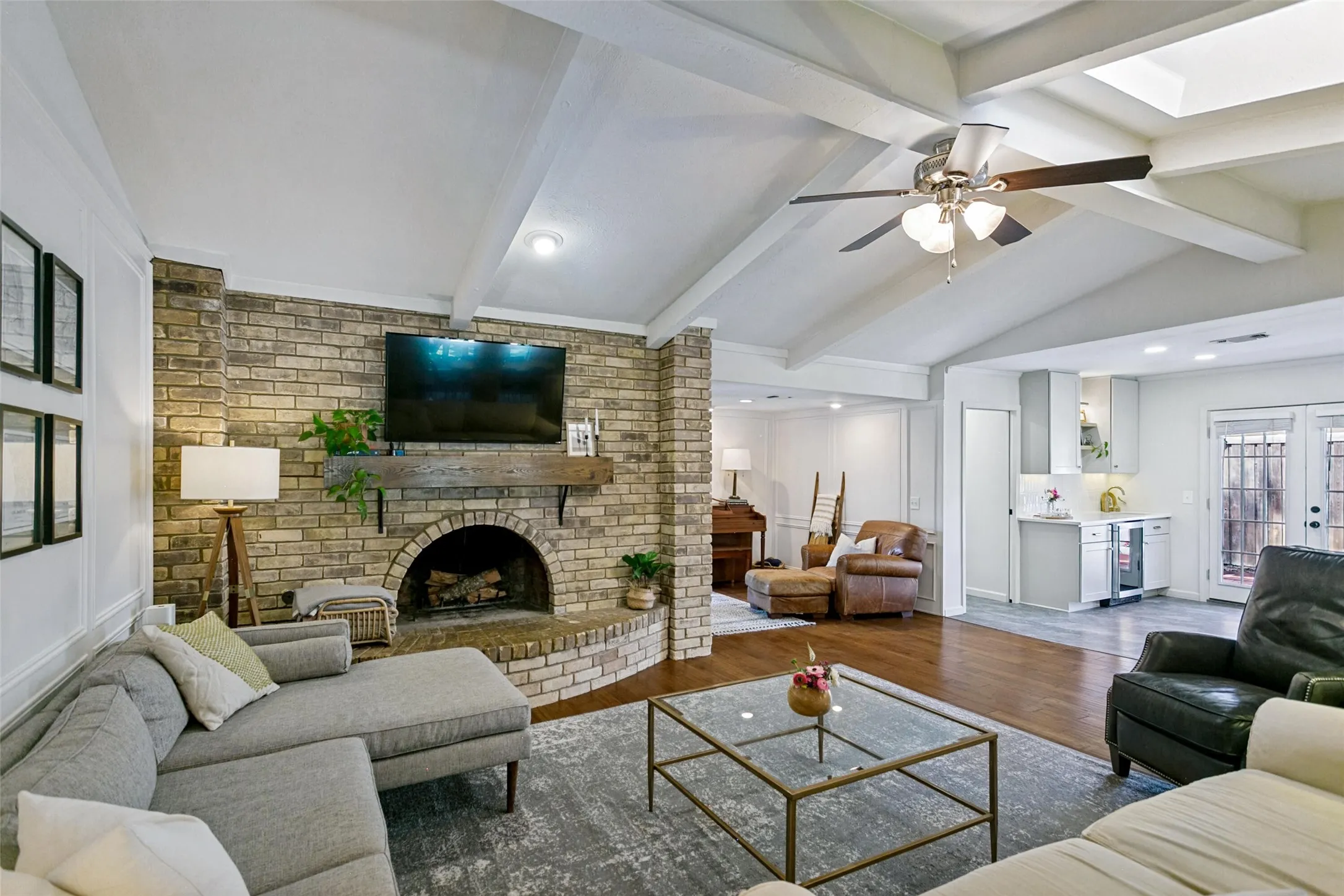 Single Family Residence For Sale in Collin County , 2736 Grandview Drive, Plano, Texas 75075, 4 Bedroom, 2 Bathroom, 2 Garage spaces, 2,121 Sqft, built in 1969, mls#21372392, Real Estate Agent in Plano, Homes For Sale in Collin county, Homes For Sale in Plano, Realtor in Plano Texas, Real Estate Brokerage Independent Realty Texas, Luminita Cordes Realtor
