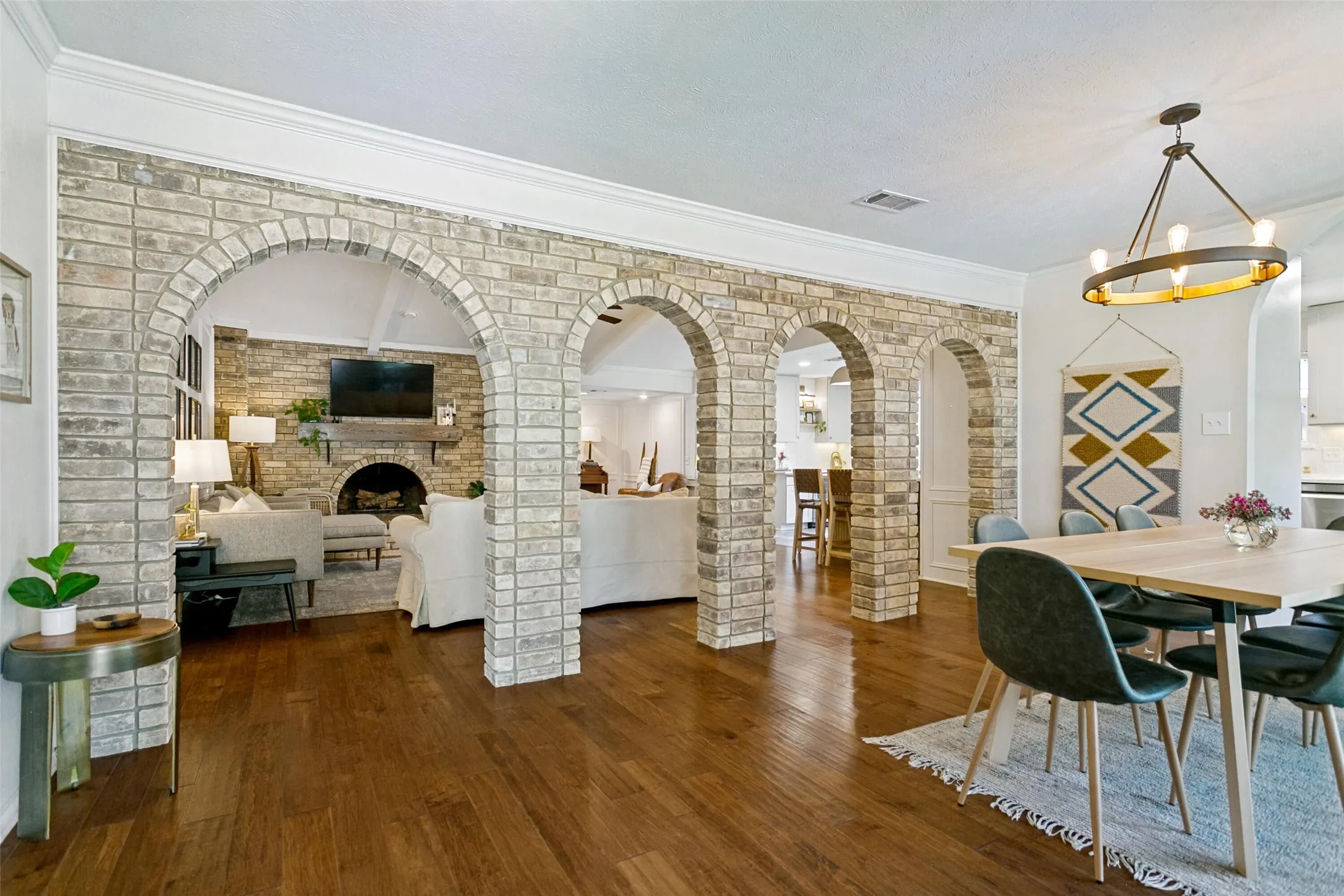 Single Family Residence For Sale in Collin County , 2736 Grandview Drive, Plano, Texas 75075, 4 Bedroom, 2 Bathroom, 2 Garage spaces, 2,121 Sqft, built in 1969, mls#21372392, Real Estate Agent in Plano, Homes For Sale in Collin county, Homes For Sale in Plano, Realtor in Plano Texas, Real Estate Brokerage Independent Realty Texas, Luminita Cordes Realtor