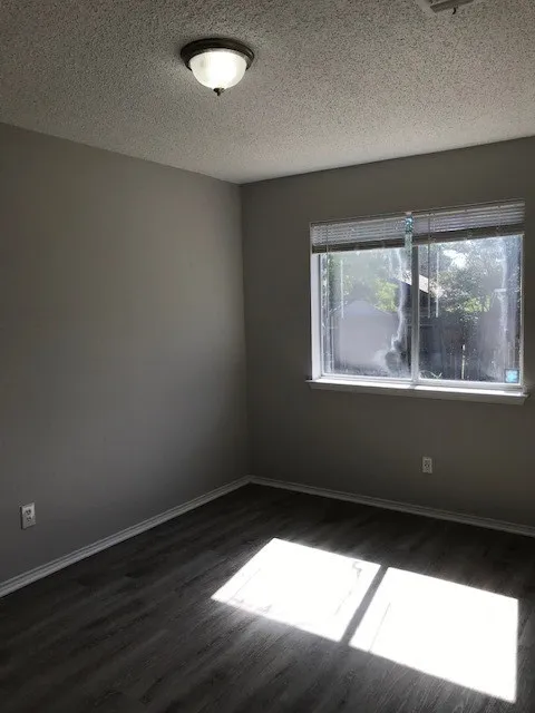 Single Family Residence For Rent in Tarrant County , 1355 Lincolnshire Way, Fort Worth, Texas 76134, 3 Bedroom, 2 Bathroom, 2 Garage spaces, 1,237 Sqft, built in 1993, mls#21371843, Real Estate Agent in Fort Worth, Homes For Rent in Tarrant county, Homes For Rent in Fort Worth, Realtor in Fort Worth Texas, Real Estate Brokerage Independent Realty Texas, Luminita Cordes Realtor