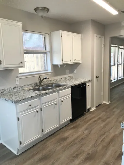 Single Family Residence For Rent in Tarrant County , 1355 Lincolnshire Way, Fort Worth, Texas 76134, 3 Bedroom, 2 Bathroom, 2 Garage spaces, 1,237 Sqft, built in 1993, mls#21371843, Real Estate Agent in Fort Worth, Homes For Rent in Tarrant county, Homes For Rent in Fort Worth, Realtor in Fort Worth Texas, Real Estate Brokerage Independent Realty Texas, Luminita Cordes Realtor
