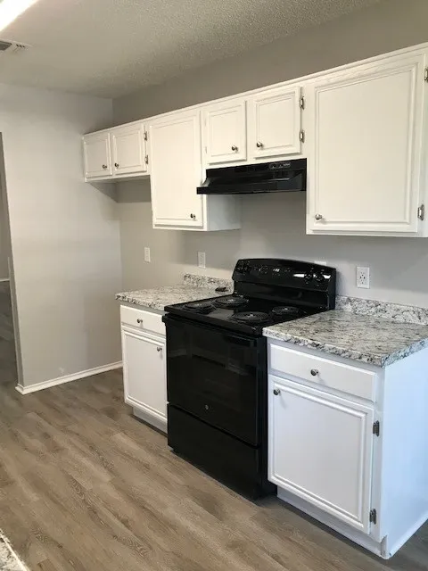 Single Family Residence For Rent in Tarrant County , 1355 Lincolnshire Way, Fort Worth, Texas 76134, 3 Bedroom, 2 Bathroom, 2 Garage spaces, 1,237 Sqft, built in 1993, mls#21371843, Real Estate Agent in Fort Worth, Homes For Rent in Tarrant county, Homes For Rent in Fort Worth, Realtor in Fort Worth Texas, Real Estate Brokerage Independent Realty Texas, Luminita Cordes Realtor