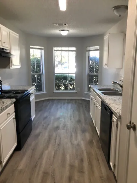 Single Family Residence For Rent in Tarrant County , 1355 Lincolnshire Way, Fort Worth, Texas 76134, 3 Bedroom, 2 Bathroom, 2 Garage spaces, 1,237 Sqft, built in 1993, mls#21371843, Real Estate Agent in Fort Worth, Homes For Rent in Tarrant county, Homes For Rent in Fort Worth, Realtor in Fort Worth Texas, Real Estate Brokerage Independent Realty Texas, Luminita Cordes Realtor
