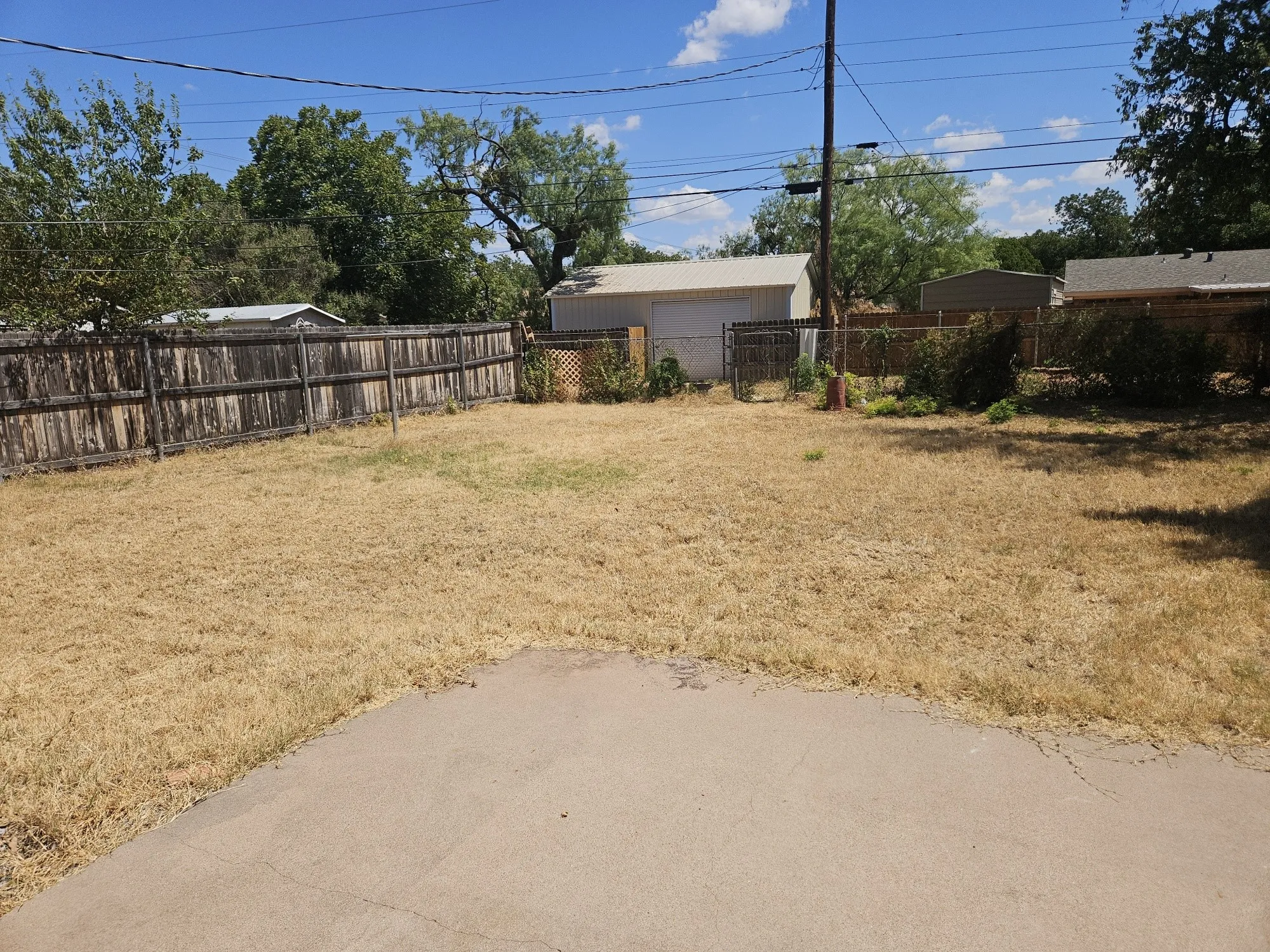 Single Family Residence For Sale in Taylor County , 1473 Meadowbrook Drive, Abilene, Texas 79603, 3 Bedroom, 2 Bathroom, 2 Garage spaces, 1,867 Sqft, built in 1960, mls#21373560, Real Estate Agent in Abilene, Homes For Sale in Taylor county, Homes For Sale in Abilene, Realtor in Abilene Texas, Real Estate Brokerage Independent Realty Texas, Luminita Cordes Realtor