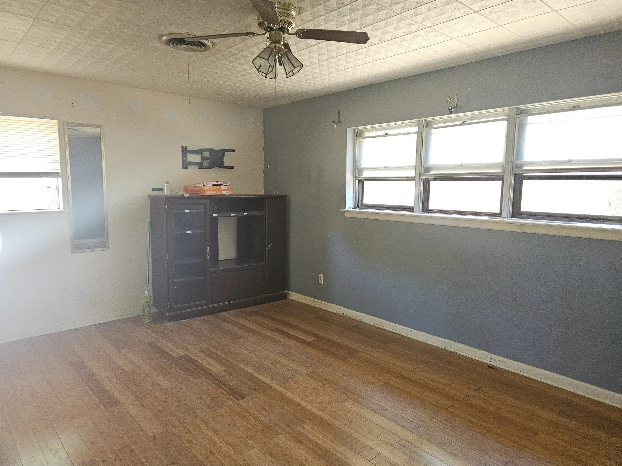 Single Family Residence For Sale in Taylor County , 1473 Meadowbrook Drive, Abilene, Texas 79603, 3 Bedroom, 2 Bathroom, 2 Garage spaces, 1,867 Sqft, built in 1960, mls#21373560, Real Estate Agent in Abilene, Homes For Sale in Taylor county, Homes For Sale in Abilene, Realtor in Abilene Texas, Real Estate Brokerage Independent Realty Texas, Luminita Cordes Realtor