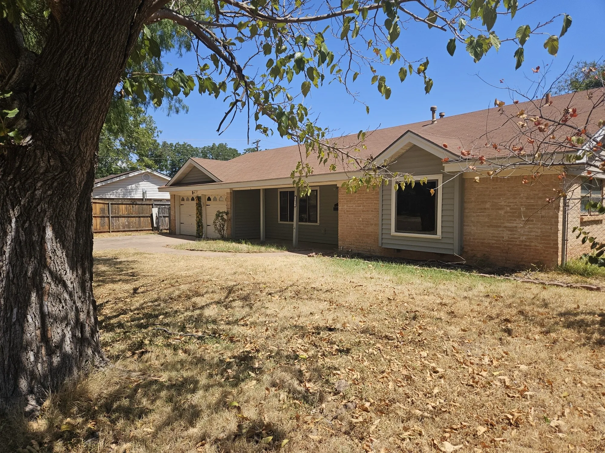 Single Family Residence For Sale in Taylor County , 1473 Meadowbrook Drive, Abilene, Texas 79603, 3 Bedroom, 2 Bathroom, 2 Garage spaces, 1,867 Sqft, built in 1960, mls#21373560, Real Estate Agent in Abilene, Homes For Sale in Taylor county, Homes For Sale in Abilene, Realtor in Abilene Texas, Real Estate Brokerage Independent Realty Texas, Luminita Cordes Realtor