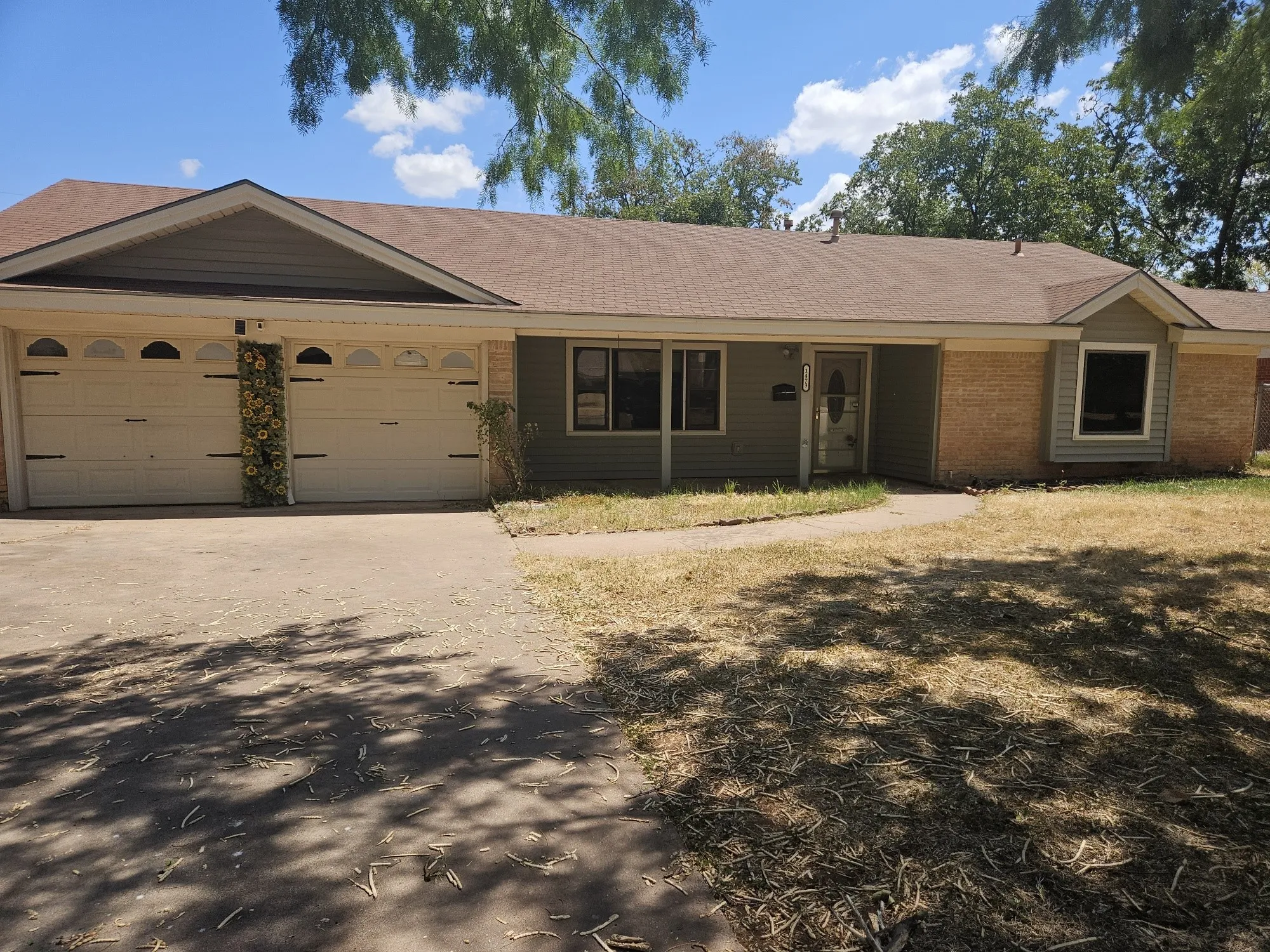 Single Family Residence For Sale in Taylor County , 1473 Meadowbrook Drive, Abilene, Texas 79603, 3 Bedroom, 2 Bathroom, 2 Garage spaces, 1,867 Sqft, built in 1960, mls#21373560, Real Estate Agent in Abilene, Homes For Sale in Taylor county, Homes For Sale in Abilene, Realtor in Abilene Texas, Real Estate Brokerage Independent Realty Texas, Luminita Cordes Realtor