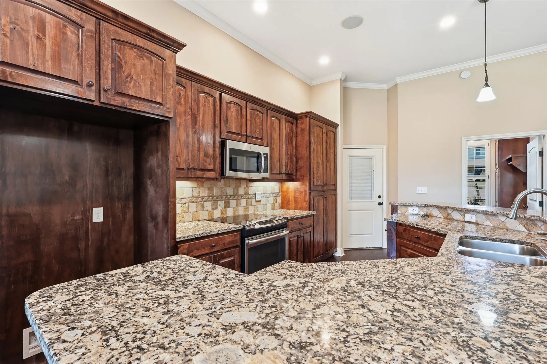 Single Family Residence For Sale in Titus County , 310 ROSEWOOD, Mt Pleasant, Texas 75455, 3 Bedroom, 3 Bathroom, 2 Garage spaces, 2,202 Sqft, built in 2018, mls#21373561, Real Estate Agent in Mt Pleasant, Homes For Sale in Titus county, Homes For Sale in Mt Pleasant, Realtor in Mt Pleasant Texas, Real Estate Brokerage Independent Realty Texas, Luminita Cordes Realtor