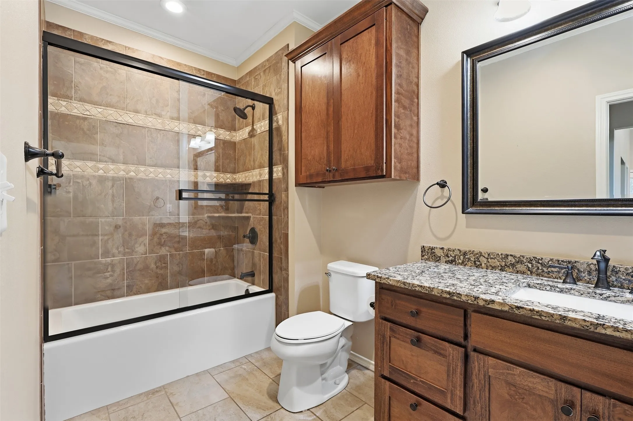 Single Family Residence For Sale in Titus County , 310 ROSEWOOD, Mt Pleasant, Texas 75455, 3 Bedroom, 3 Bathroom, 2 Garage spaces, 2,202 Sqft, built in 2018, mls#21373561, Real Estate Agent in Mt Pleasant, Homes For Sale in Titus county, Homes For Sale in Mt Pleasant, Realtor in Mt Pleasant Texas, Real Estate Brokerage Independent Realty Texas, Luminita Cordes Realtor
