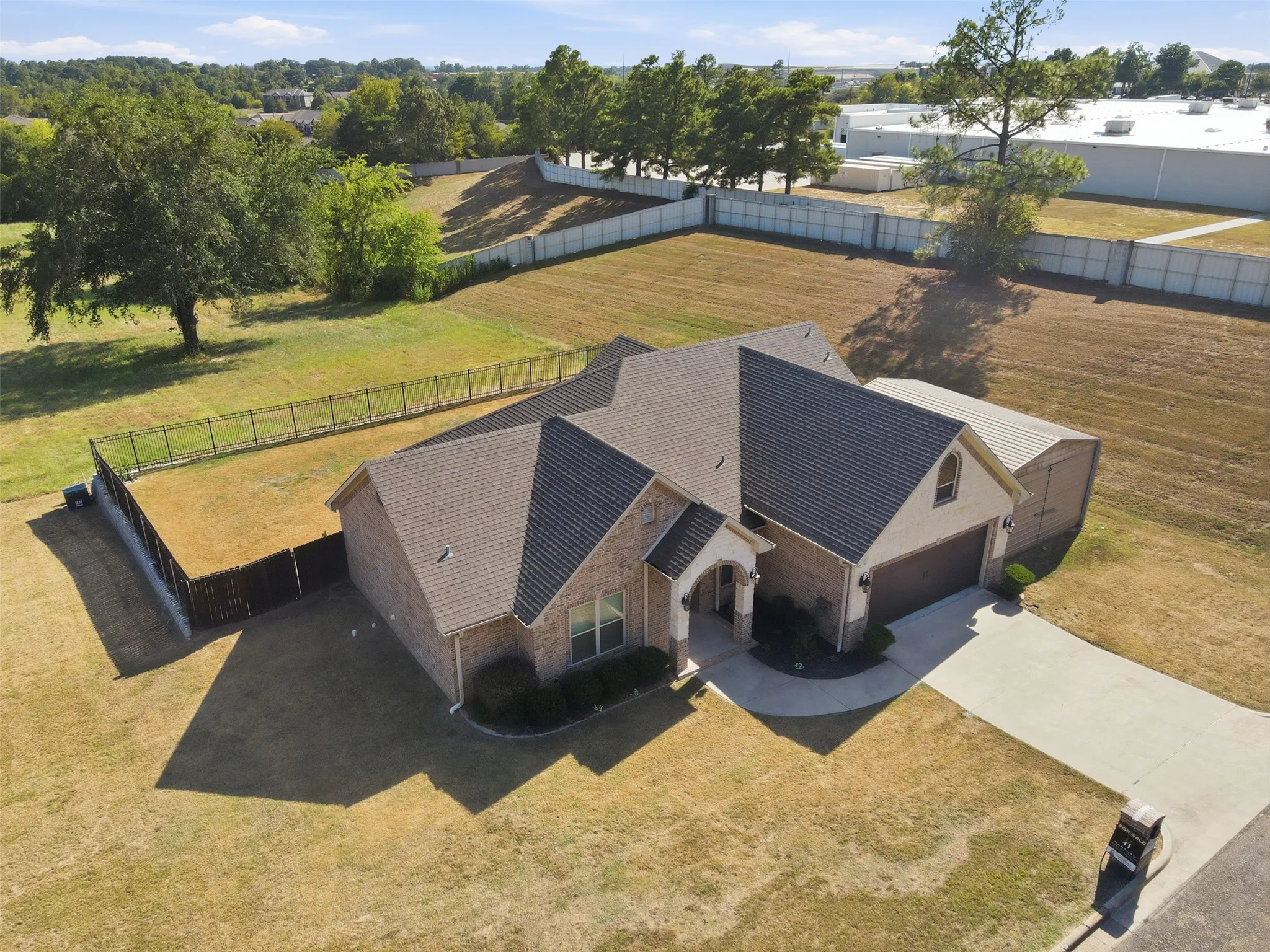 Single Family Residence For Sale in Titus County , 310 ROSEWOOD, Mt Pleasant, Texas 75455, 3 Bedroom, 3 Bathroom, 2 Garage spaces, 2,202 Sqft, built in 2018, mls#21373561, Real Estate Agent in Mt Pleasant, Homes For Sale in Titus county, Homes For Sale in Mt Pleasant, Realtor in Mt Pleasant Texas, Real Estate Brokerage Independent Realty Texas, Luminita Cordes Realtor