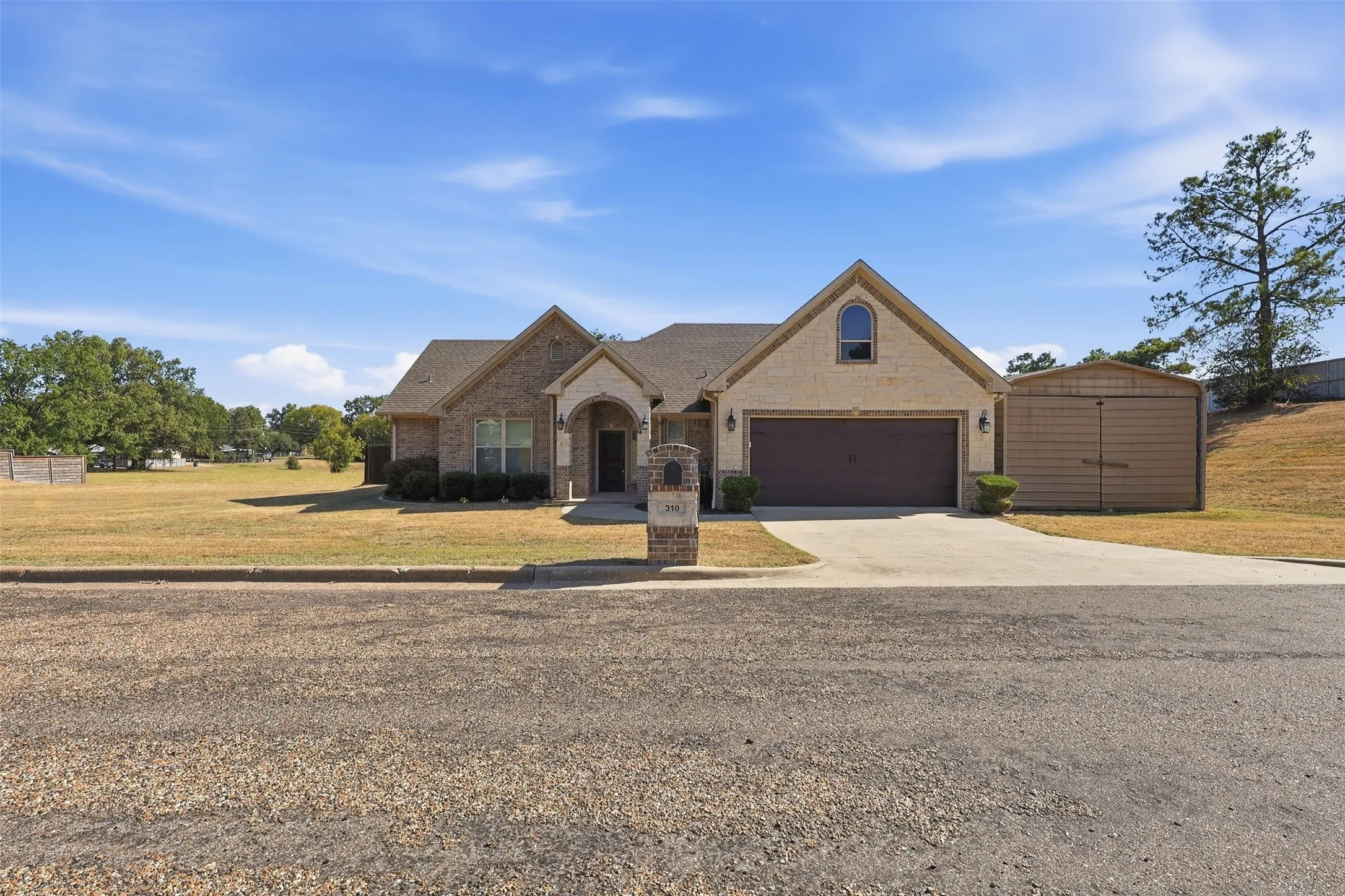 Single Family Residence For Sale in Titus County , 310 ROSEWOOD, Mt Pleasant, Texas 75455, 3 Bedroom, 3 Bathroom, 2 Garage spaces, 2,202 Sqft, built in 2018, mls#21373561, Real Estate Agent in Mt Pleasant, Homes For Sale in Titus county, Homes For Sale in Mt Pleasant, Realtor in Mt Pleasant Texas, Real Estate Brokerage Independent Realty Texas, Luminita Cordes Realtor