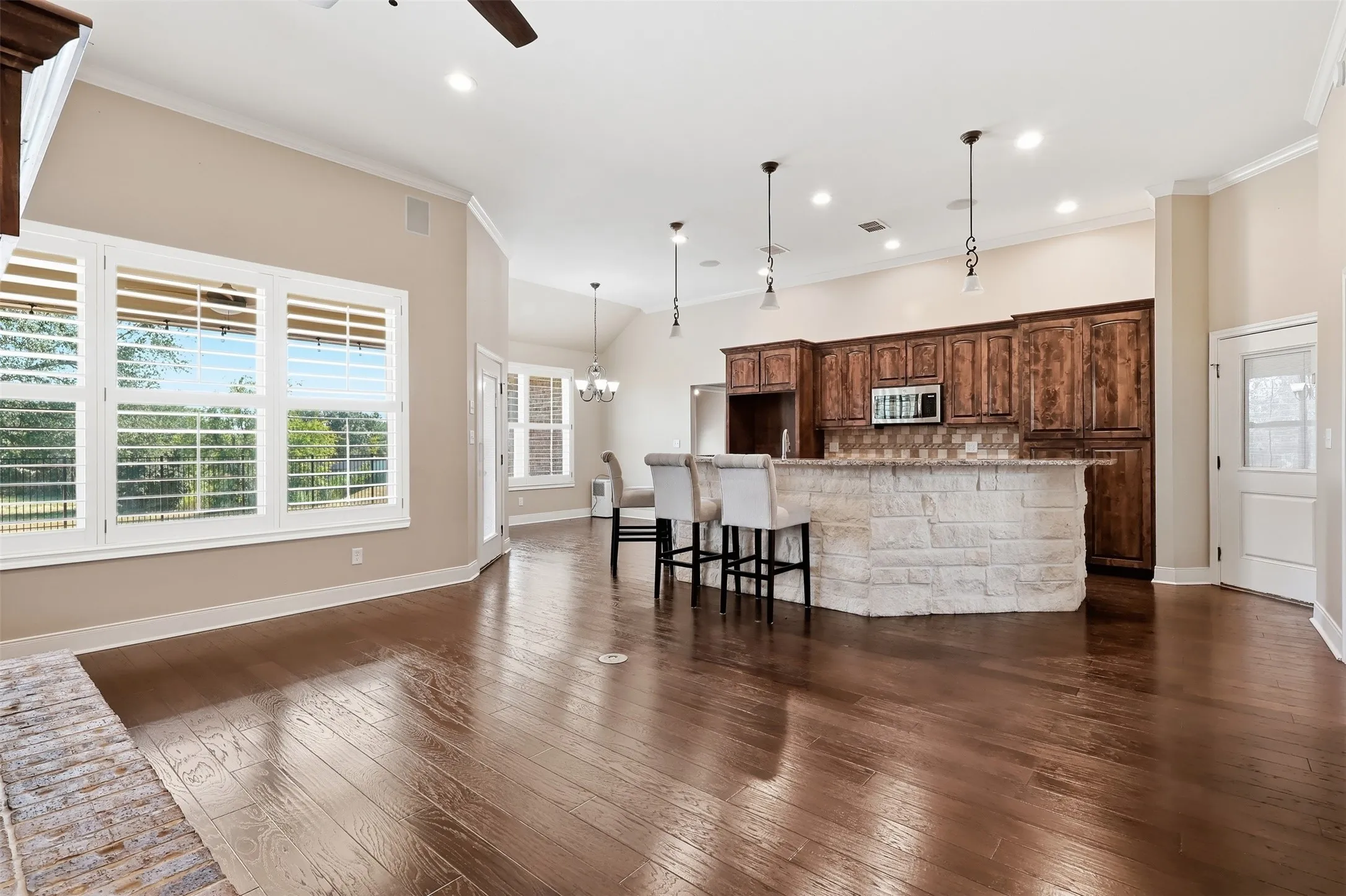 Single Family Residence For Sale in Titus County , 310 ROSEWOOD, Mt Pleasant, Texas 75455, 3 Bedroom, 3 Bathroom, 2 Garage spaces, 2,202 Sqft, built in 2018, mls#21373561, Real Estate Agent in Mt Pleasant, Homes For Sale in Titus county, Homes For Sale in Mt Pleasant, Realtor in Mt Pleasant Texas, Real Estate Brokerage Independent Realty Texas, Luminita Cordes Realtor