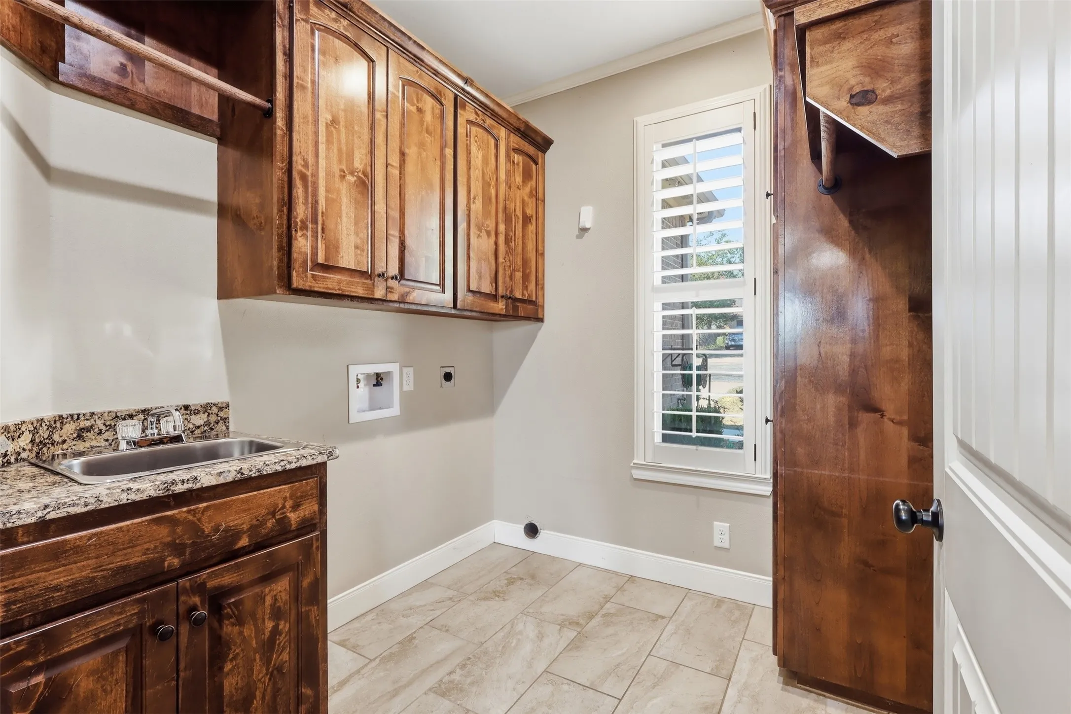Single Family Residence For Sale in Titus County , 310 ROSEWOOD, Mt Pleasant, Texas 75455, 3 Bedroom, 3 Bathroom, 2 Garage spaces, 2,202 Sqft, built in 2018, mls#21373561, Real Estate Agent in Mt Pleasant, Homes For Sale in Titus county, Homes For Sale in Mt Pleasant, Realtor in Mt Pleasant Texas, Real Estate Brokerage Independent Realty Texas, Luminita Cordes Realtor