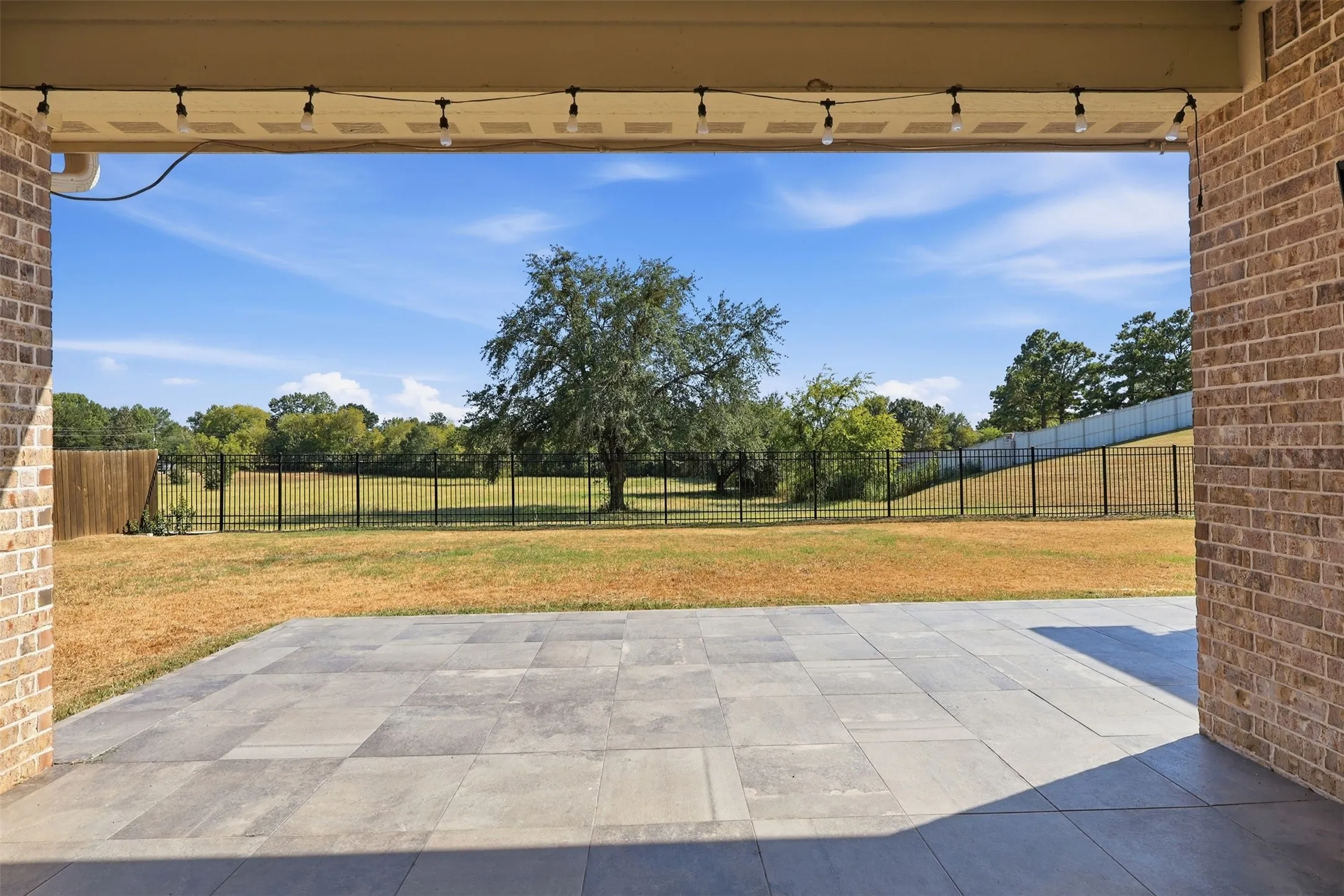 Single Family Residence For Sale in Titus County , 310 ROSEWOOD, Mt Pleasant, Texas 75455, 3 Bedroom, 3 Bathroom, 2 Garage spaces, 2,202 Sqft, built in 2018, mls#21373561, Real Estate Agent in Mt Pleasant, Homes For Sale in Titus county, Homes For Sale in Mt Pleasant, Realtor in Mt Pleasant Texas, Real Estate Brokerage Independent Realty Texas, Luminita Cordes Realtor