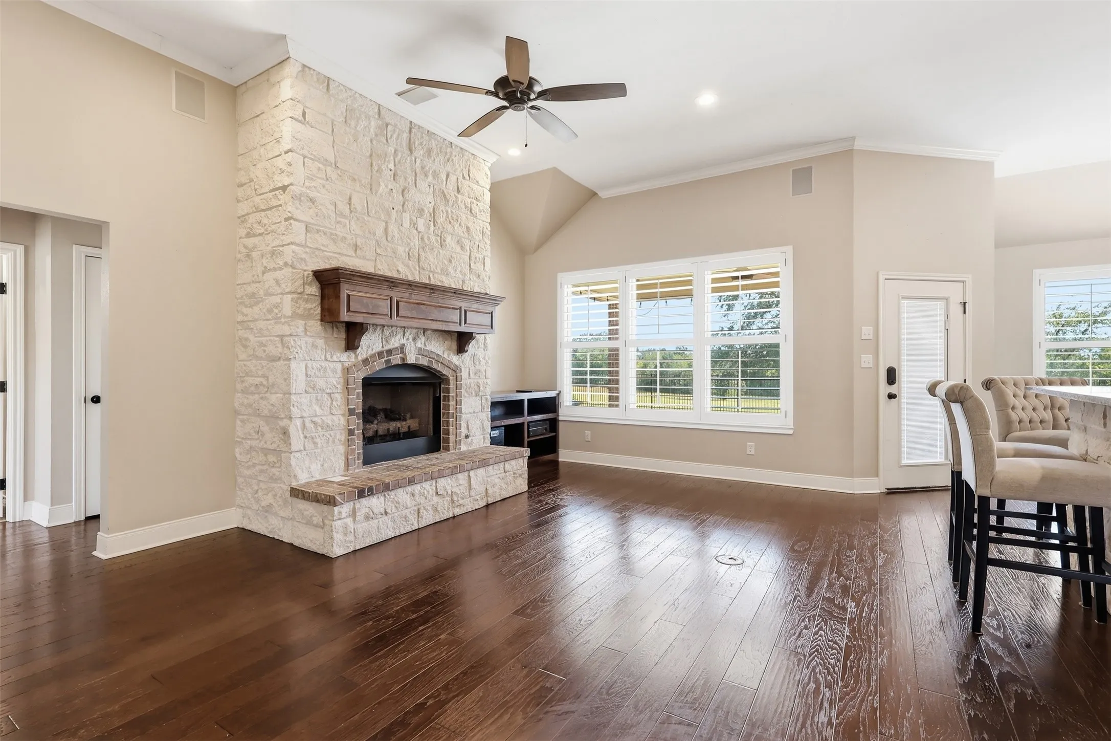 Single Family Residence For Sale in Titus County , 310 ROSEWOOD, Mt Pleasant, Texas 75455, 3 Bedroom, 3 Bathroom, 2 Garage spaces, 2,202 Sqft, built in 2018, mls#21373561, Real Estate Agent in Mt Pleasant, Homes For Sale in Titus county, Homes For Sale in Mt Pleasant, Realtor in Mt Pleasant Texas, Real Estate Brokerage Independent Realty Texas, Luminita Cordes Realtor