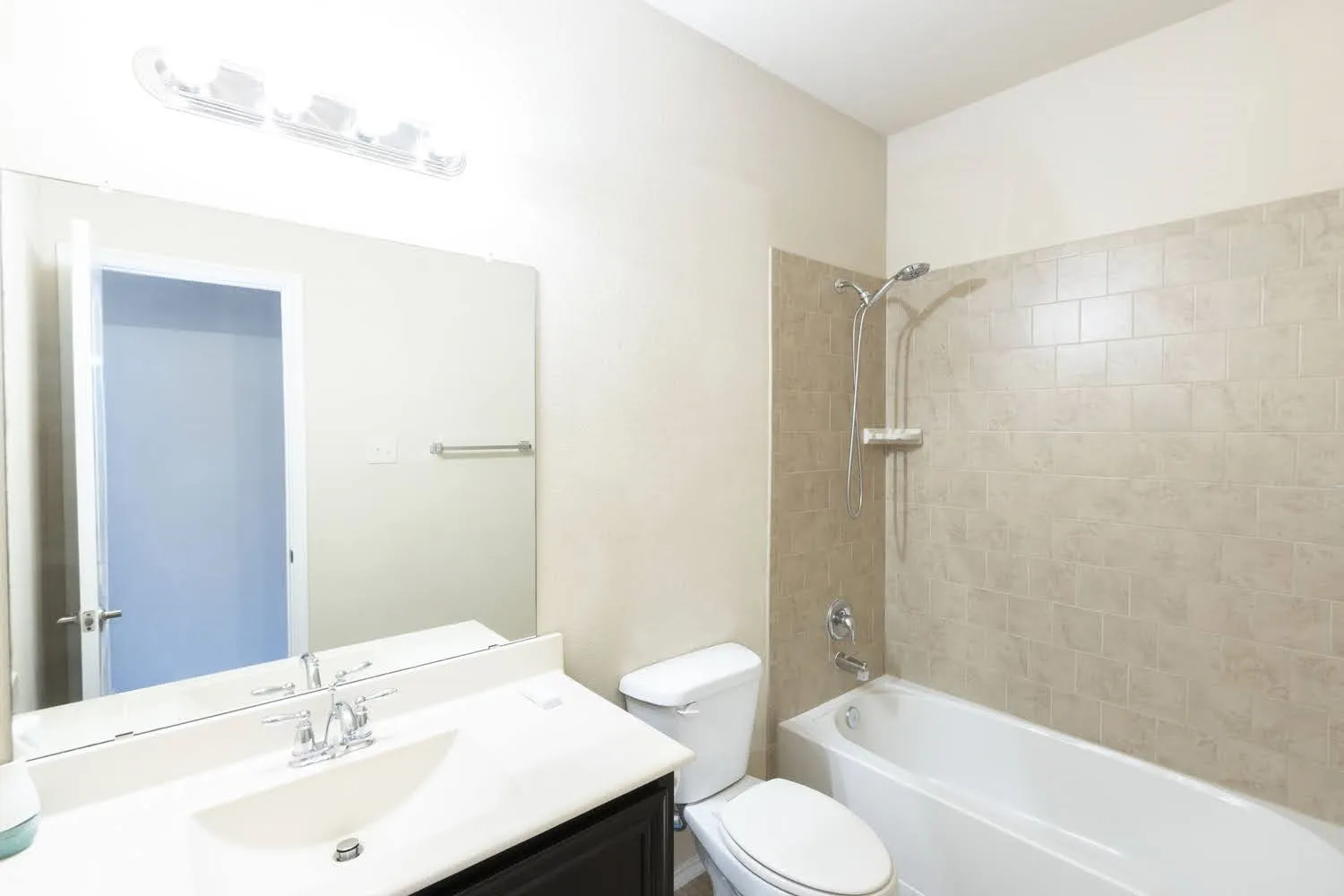 Single Family Residence For Rent in Collin County , 601 Ivy Lane, Josephine, Texas 75173, 4 Bedroom, 3 Bathroom, 2 Garage spaces, 2,928 Sqft, built in 2013, mls#21373565, Real Estate Agent in Josephine, Homes For Rent in Collin county, Homes For Rent in Josephine, Realtor in Josephine Texas, Real Estate Brokerage Independent Realty Texas, Luminita Cordes Realtor
