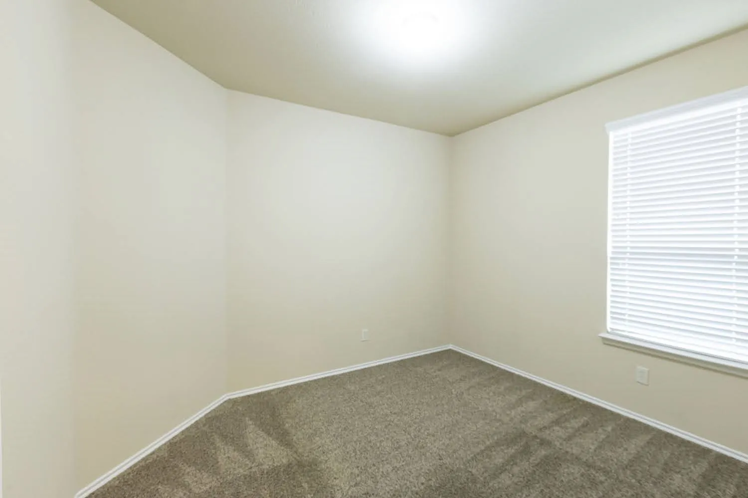 Single Family Residence For Rent in Collin County , 601 Ivy Lane, Josephine, Texas 75173, 4 Bedroom, 3 Bathroom, 2 Garage spaces, 2,928 Sqft, built in 2013, mls#21373565, Real Estate Agent in Josephine, Homes For Rent in Collin county, Homes For Rent in Josephine, Realtor in Josephine Texas, Real Estate Brokerage Independent Realty Texas, Luminita Cordes Realtor