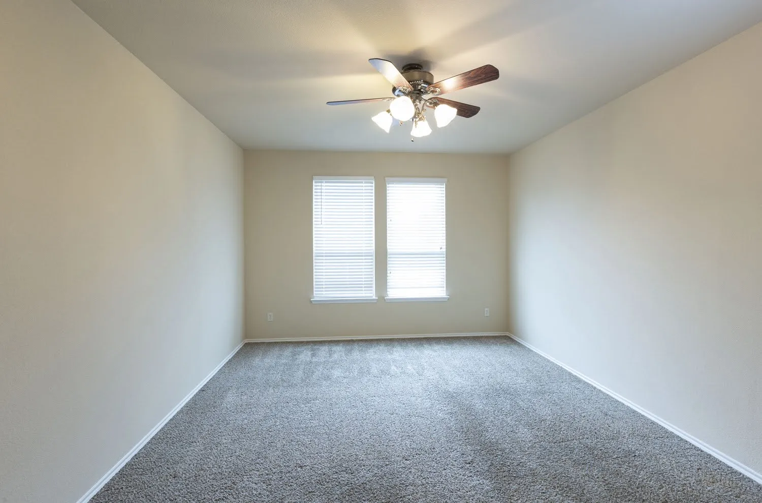 Single Family Residence For Rent in Collin County , 601 Ivy Lane, Josephine, Texas 75173, 4 Bedroom, 3 Bathroom, 2 Garage spaces, 2,928 Sqft, built in 2013, mls#21373565, Real Estate Agent in Josephine, Homes For Rent in Collin county, Homes For Rent in Josephine, Realtor in Josephine Texas, Real Estate Brokerage Independent Realty Texas, Luminita Cordes Realtor