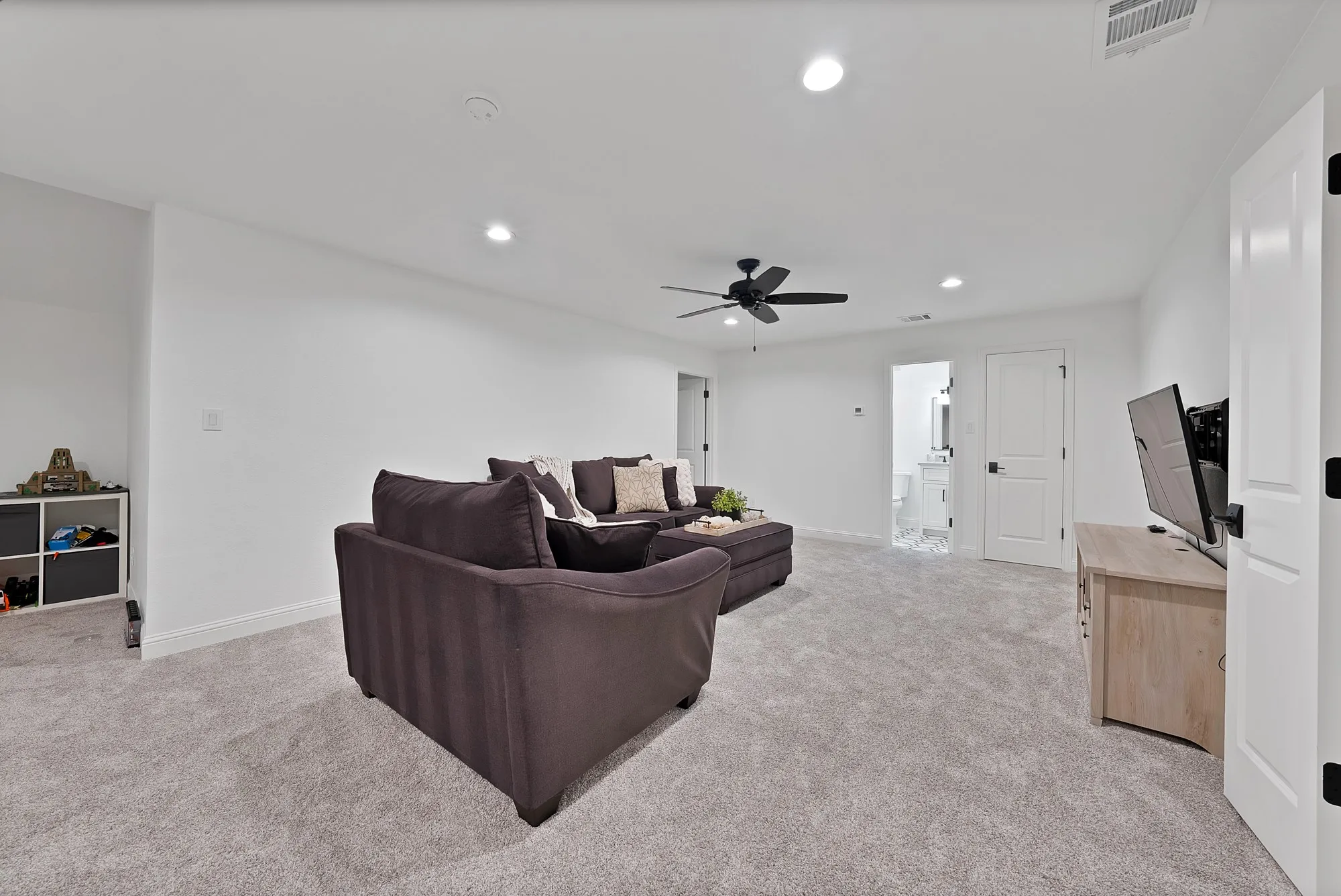Single Family Residence For Sale in Denton County , 5287 Cree Drive, Frisco, Texas 75034, 5 Bedroom, 6 Bathroom, 3 Garage spaces, 4,300 Sqft, built in 2003, mls#21372179, Real Estate Agent in Frisco, Homes For Sale in Denton county, Homes For Sale in Frisco, Realtor in Frisco Texas, Real Estate Brokerage Independent Realty Texas, Luminita Cordes Realtor