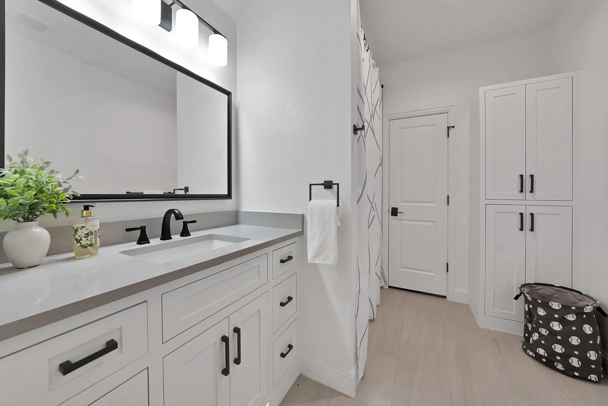 Single Family Residence For Sale in Denton County , 5287 Cree Drive, Frisco, Texas 75034, 5 Bedroom, 6 Bathroom, 3 Garage spaces, 4,300 Sqft, built in 2003, mls#21372179, Real Estate Agent in Frisco, Homes For Sale in Denton county, Homes For Sale in Frisco, Realtor in Frisco Texas, Real Estate Brokerage Independent Realty Texas, Luminita Cordes Realtor