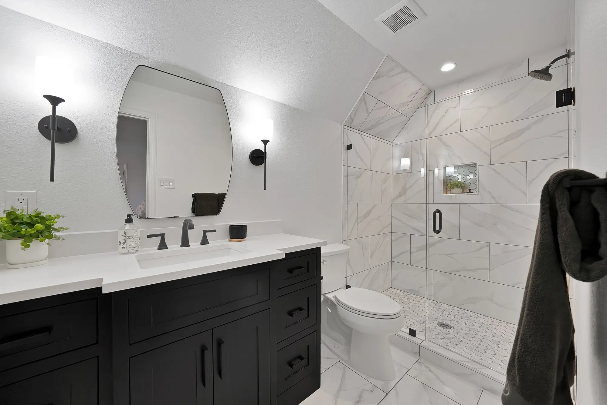 Single Family Residence For Sale in Denton County , 5287 Cree Drive, Frisco, Texas 75034, 5 Bedroom, 6 Bathroom, 3 Garage spaces, 4,300 Sqft, built in 2003, mls#21372179, Real Estate Agent in Frisco, Homes For Sale in Denton county, Homes For Sale in Frisco, Realtor in Frisco Texas, Real Estate Brokerage Independent Realty Texas, Luminita Cordes Realtor