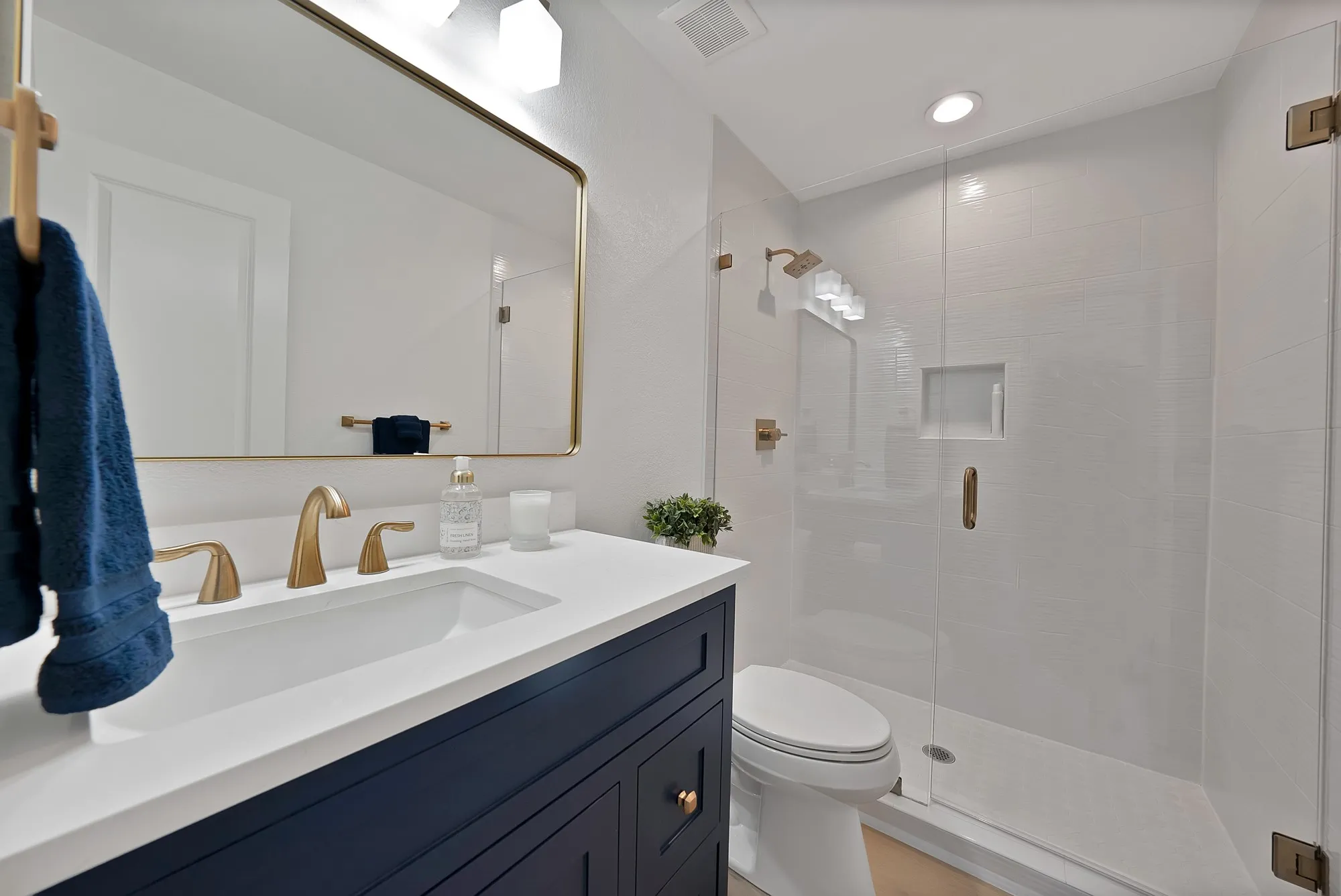 Single Family Residence For Sale in Denton County , 5287 Cree Drive, Frisco, Texas 75034, 5 Bedroom, 6 Bathroom, 3 Garage spaces, 4,300 Sqft, built in 2003, mls#21372179, Real Estate Agent in Frisco, Homes For Sale in Denton county, Homes For Sale in Frisco, Realtor in Frisco Texas, Real Estate Brokerage Independent Realty Texas, Luminita Cordes Realtor