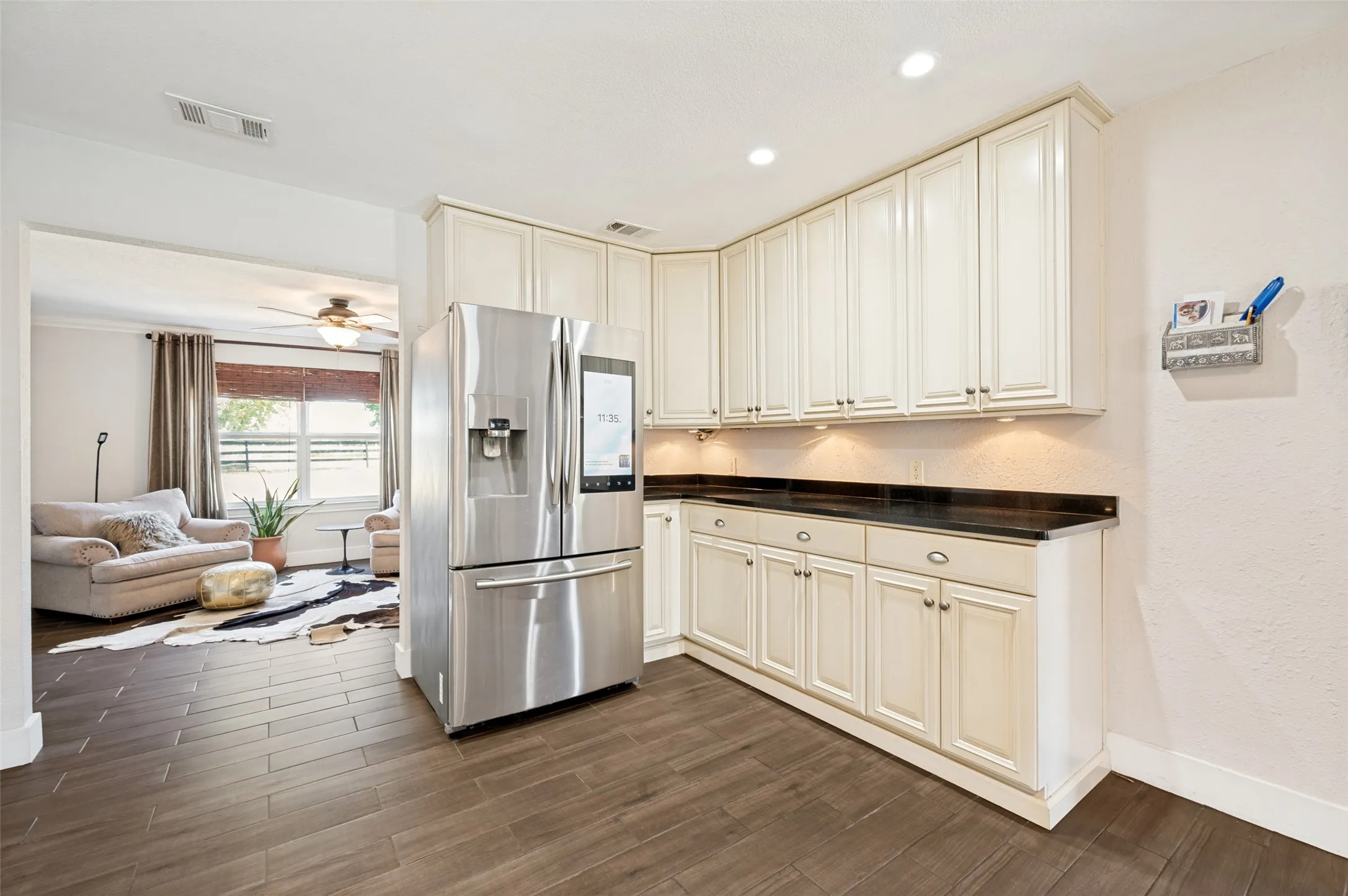 Farm For Sale in Collin County , 6949 Freda Lane, Wylie, Texas 75098, 4 Bedroom, 3 Bathroom, 2 Garage spaces, 2,678 Sqft, built in 1973, mls#21366442, Real Estate Agent in Wylie, Homes For Sale in Collin county, Homes For Sale in Wylie, Realtor in Wylie Texas, Real Estate Brokerage Independent Realty Texas, Luminita Cordes Realtor