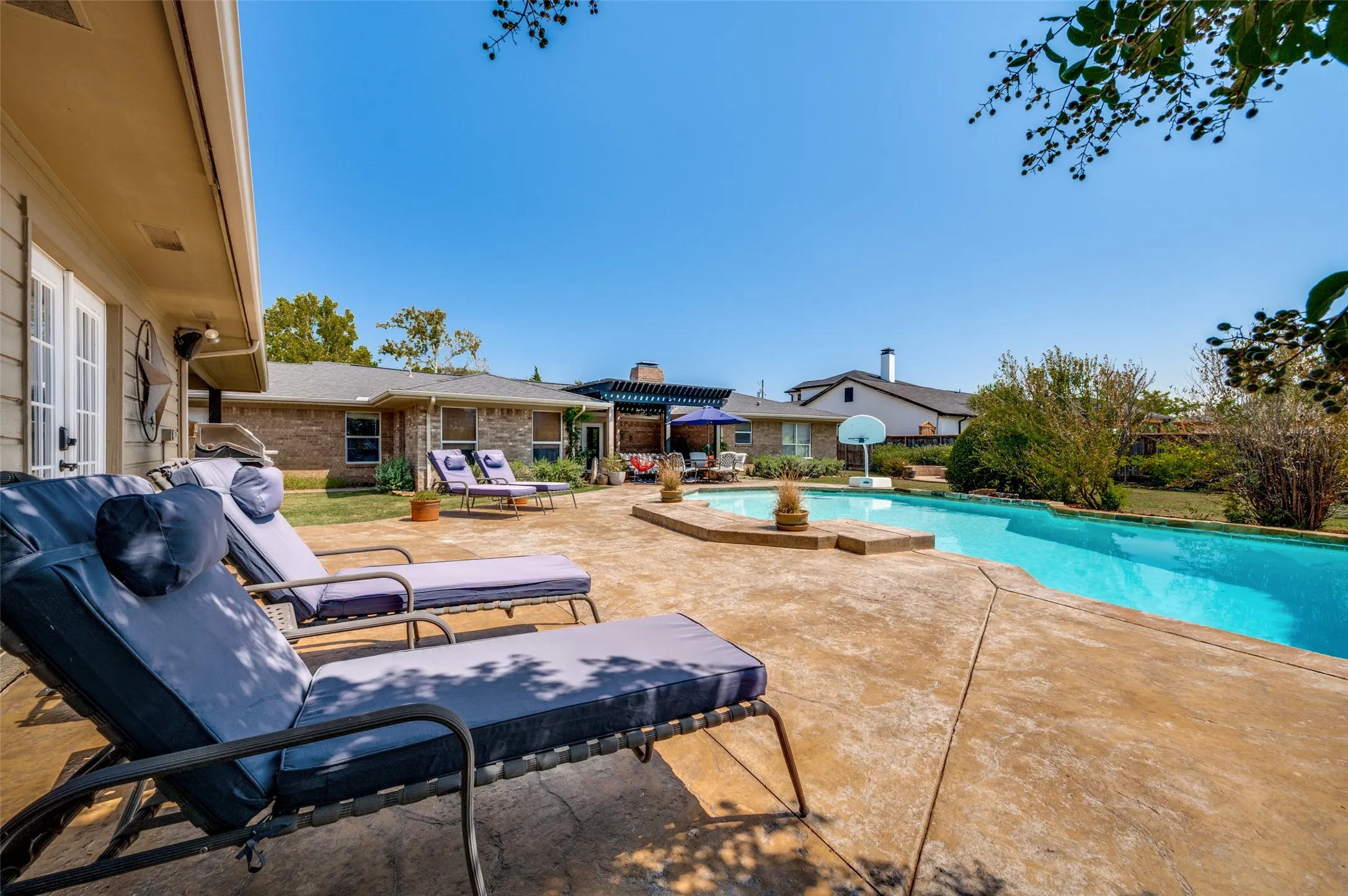 Farm For Sale in Collin County , 6949 Freda Lane, Wylie, Texas 75098, 4 Bedroom, 3 Bathroom, 2 Garage spaces, 2,678 Sqft, built in 1973, mls#21366442, Real Estate Agent in Wylie, Homes For Sale in Collin county, Homes For Sale in Wylie, Realtor in Wylie Texas, Real Estate Brokerage Independent Realty Texas, Luminita Cordes Realtor