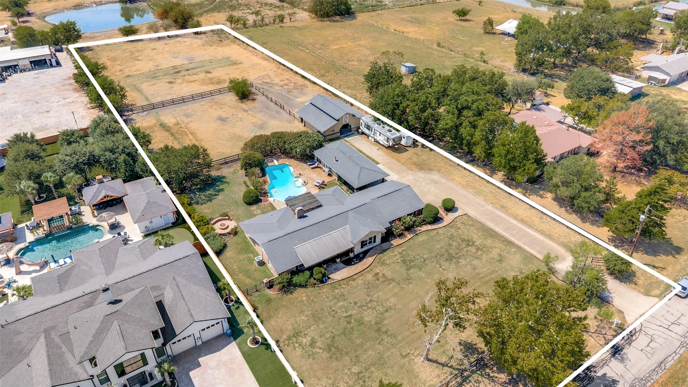 Farm For Sale in Collin County , 6949 Freda Lane, Wylie, Texas 75098, 4 Bedroom, 3 Bathroom, 2 Garage spaces, 2,678 Sqft, built in 1973, mls#21366442, Real Estate Agent in Wylie, Homes For Sale in Collin county, Homes For Sale in Wylie, Realtor in Wylie Texas, Real Estate Brokerage Independent Realty Texas, Luminita Cordes Realtor