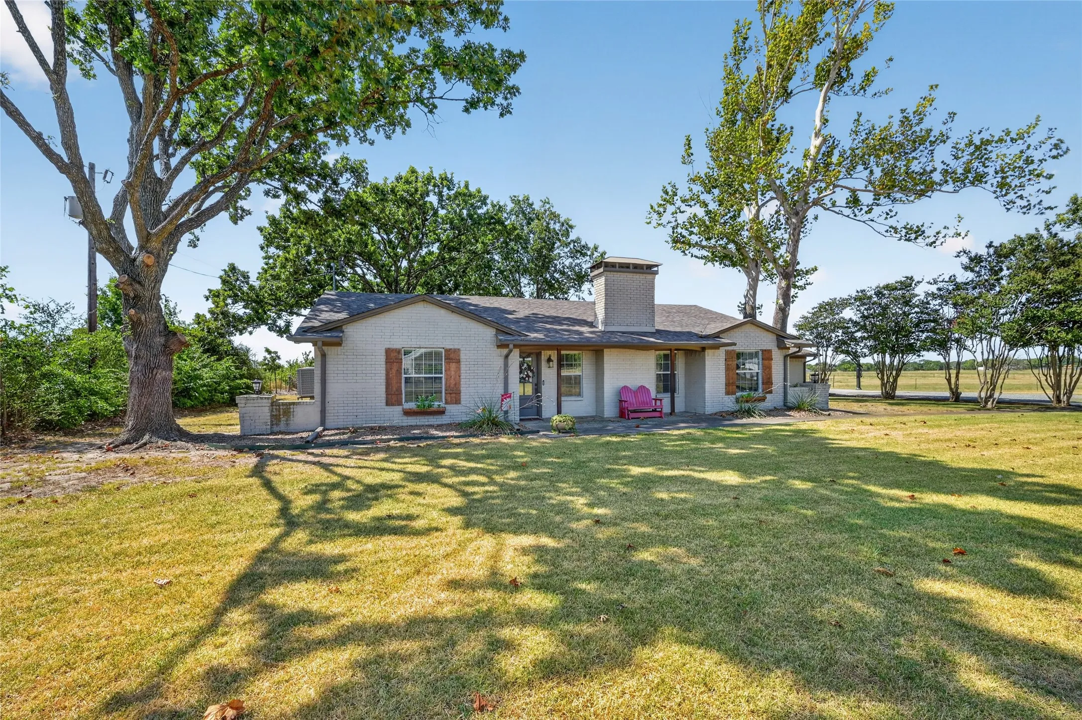 Farm For Sale in Fannin County , 1413 W State Highway 56, Bonham, Texas 75418, 4 Bedroom, 4 Bathroom, 2 Garage spaces, 2,799 Sqft, built in 1972, mls#21369753, Real Estate Agent in Bonham, Homes For Sale in Fannin county, Homes For Sale in Bonham, Realtor in Bonham Texas, Real Estate Brokerage Independent Realty Texas, Luminita Cordes Realtor