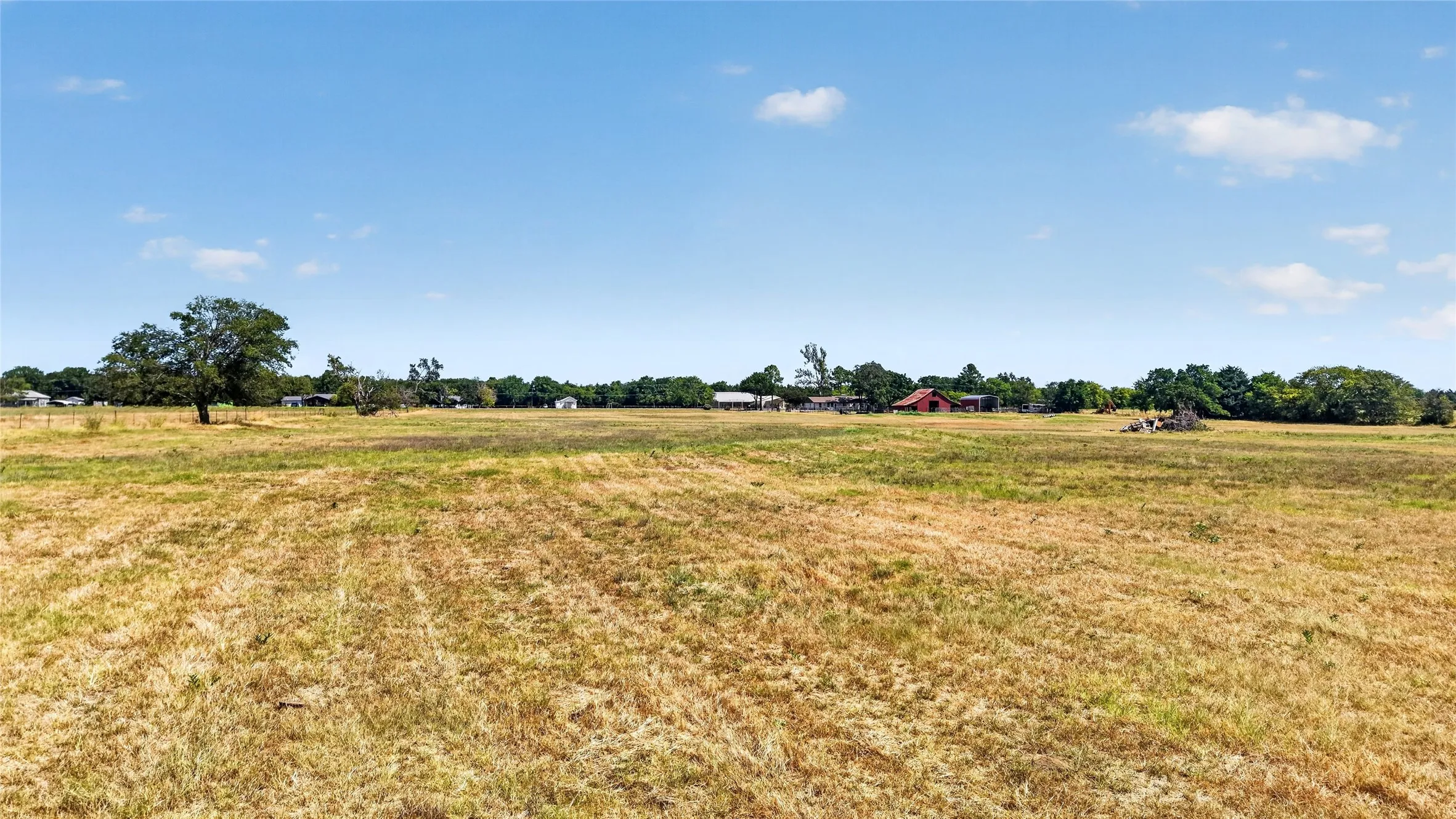 Farm For Sale in Fannin County , 1413 W State Highway 56, Bonham, Texas 75418, 4 Bedroom, 4 Bathroom, 2 Garage spaces, 2,799 Sqft, built in 1972, mls#21369753, Real Estate Agent in Bonham, Homes For Sale in Fannin county, Homes For Sale in Bonham, Realtor in Bonham Texas, Real Estate Brokerage Independent Realty Texas, Luminita Cordes Realtor