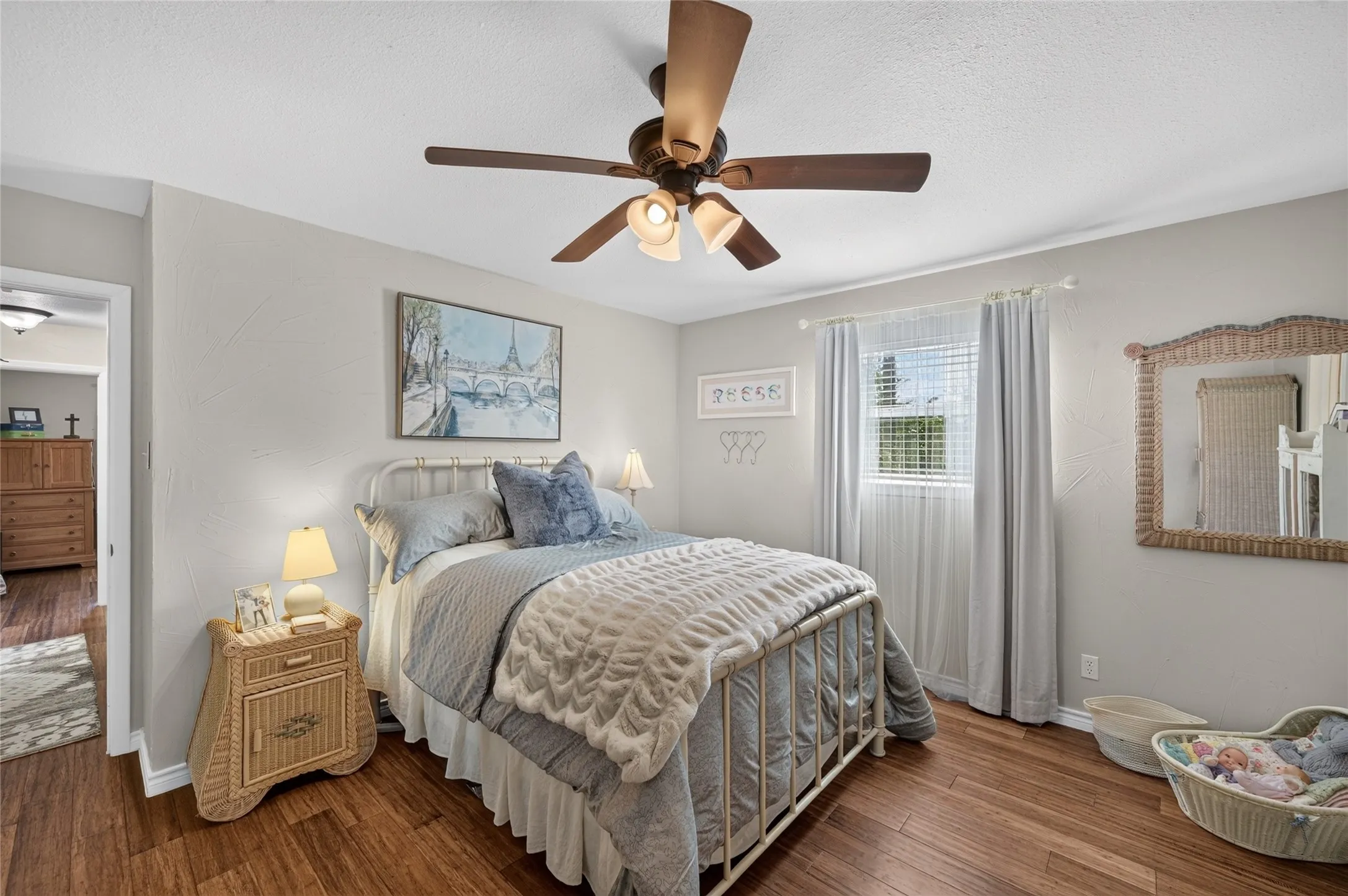 Farm For Sale in Fannin County , 1413 W State Highway 56, Bonham, Texas 75418, 4 Bedroom, 4 Bathroom, 2 Garage spaces, 2,799 Sqft, built in 1972, mls#21369753, Real Estate Agent in Bonham, Homes For Sale in Fannin county, Homes For Sale in Bonham, Realtor in Bonham Texas, Real Estate Brokerage Independent Realty Texas, Luminita Cordes Realtor