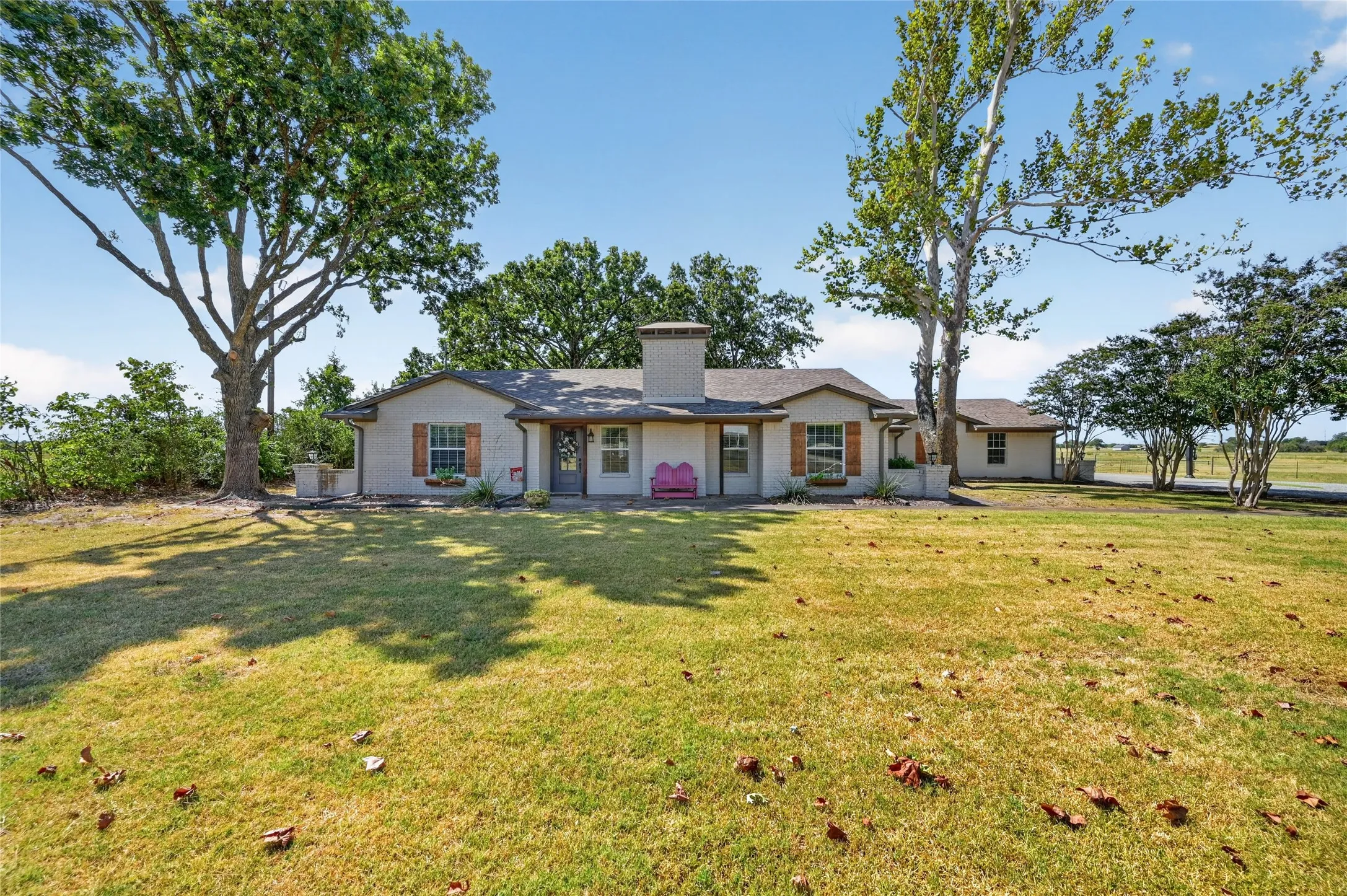 Farm For Sale in Fannin County , 1413 W State Highway 56, Bonham, Texas 75418, 4 Bedroom, 4 Bathroom, 2 Garage spaces, 2,799 Sqft, built in 1972, mls#21369753, Real Estate Agent in Bonham, Homes For Sale in Fannin county, Homes For Sale in Bonham, Realtor in Bonham Texas, Real Estate Brokerage Independent Realty Texas, Luminita Cordes Realtor