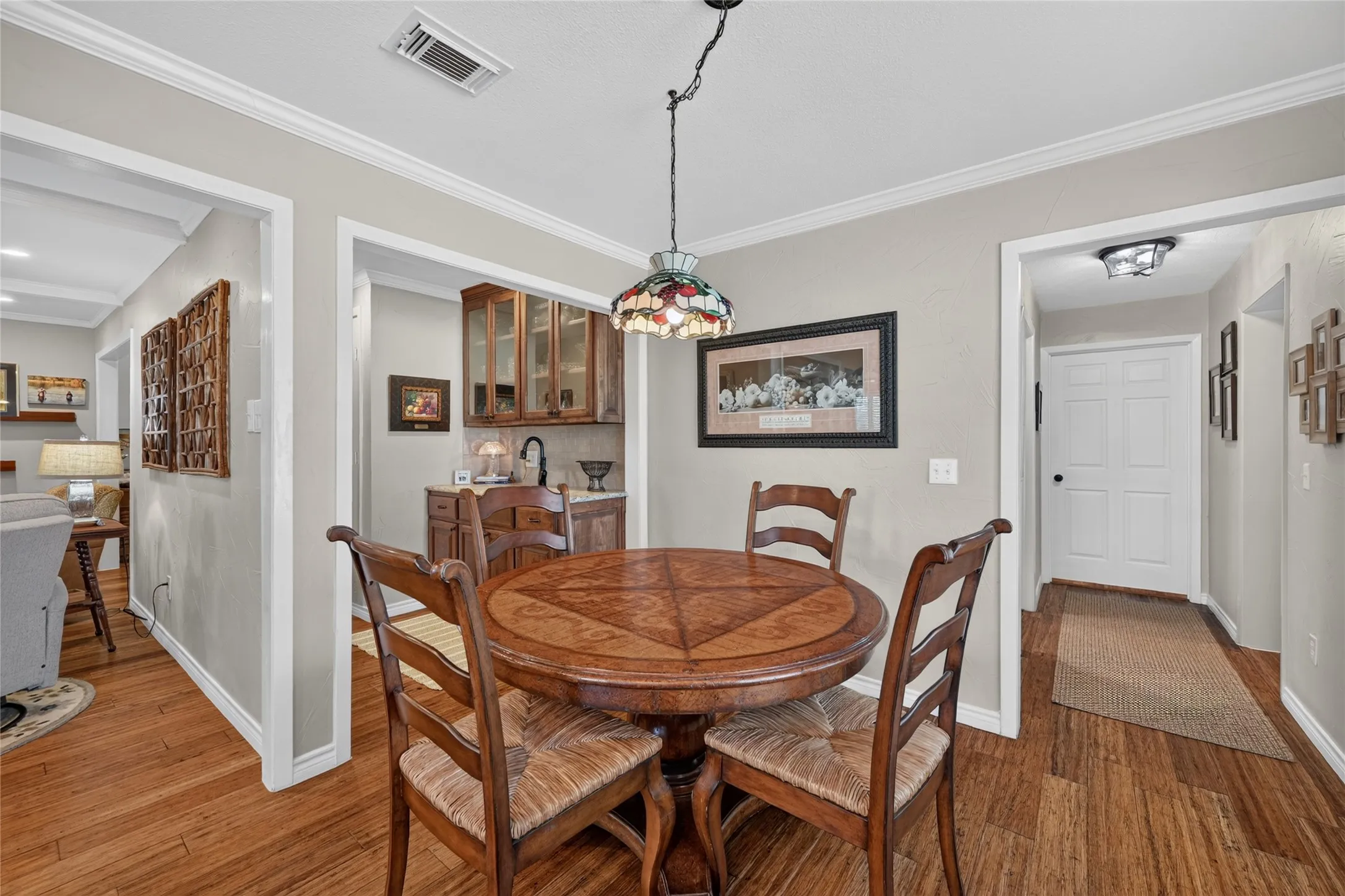 Farm For Sale in Fannin County , 1413 W State Highway 56, Bonham, Texas 75418, 4 Bedroom, 4 Bathroom, 2 Garage spaces, 2,799 Sqft, built in 1972, mls#21369753, Real Estate Agent in Bonham, Homes For Sale in Fannin county, Homes For Sale in Bonham, Realtor in Bonham Texas, Real Estate Brokerage Independent Realty Texas, Luminita Cordes Realtor