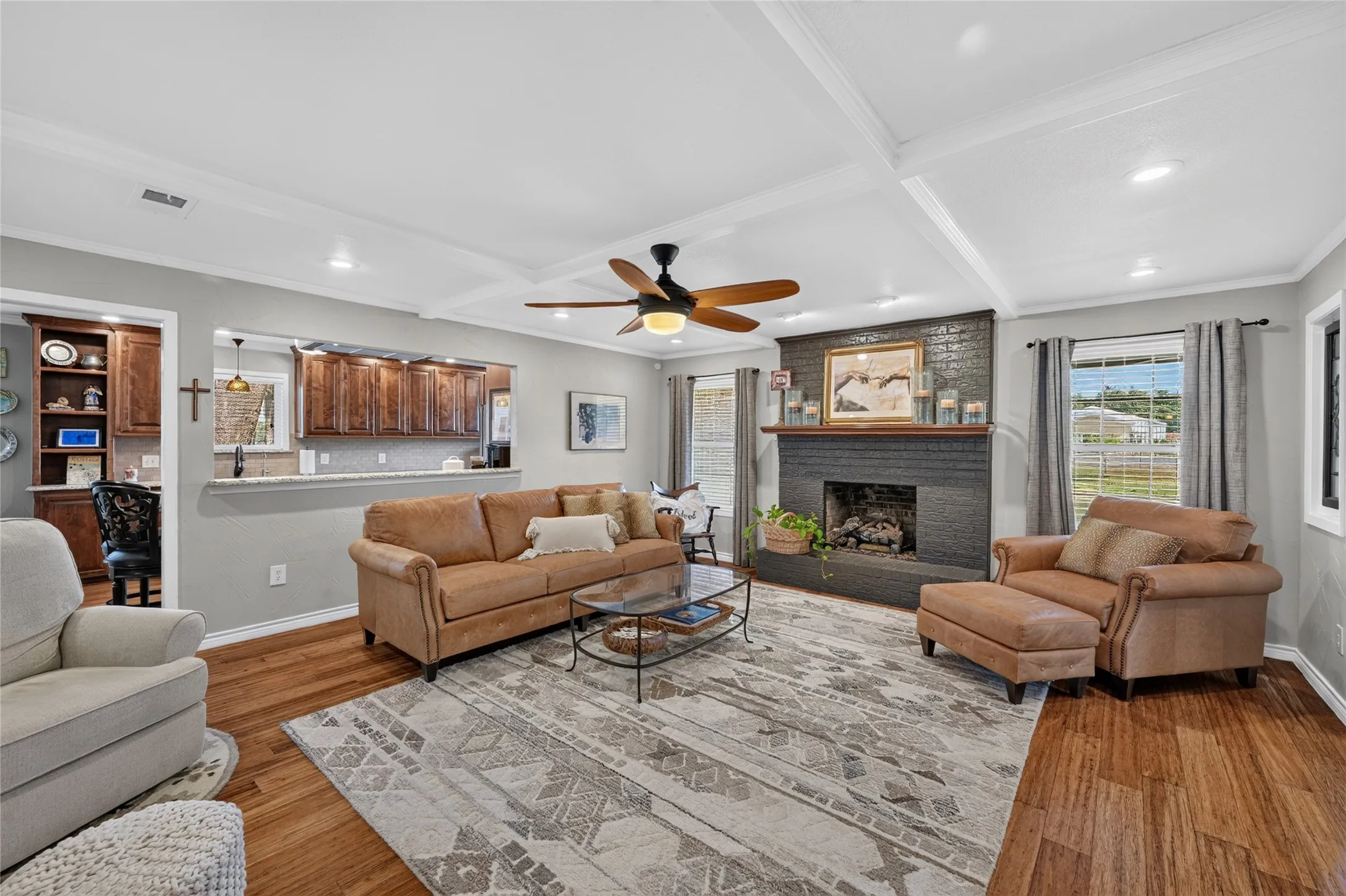 Farm For Sale in Fannin County , 1413 W State Highway 56, Bonham, Texas 75418, 4 Bedroom, 4 Bathroom, 2 Garage spaces, 2,799 Sqft, built in 1972, mls#21369753, Real Estate Agent in Bonham, Homes For Sale in Fannin county, Homes For Sale in Bonham, Realtor in Bonham Texas, Real Estate Brokerage Independent Realty Texas, Luminita Cordes Realtor