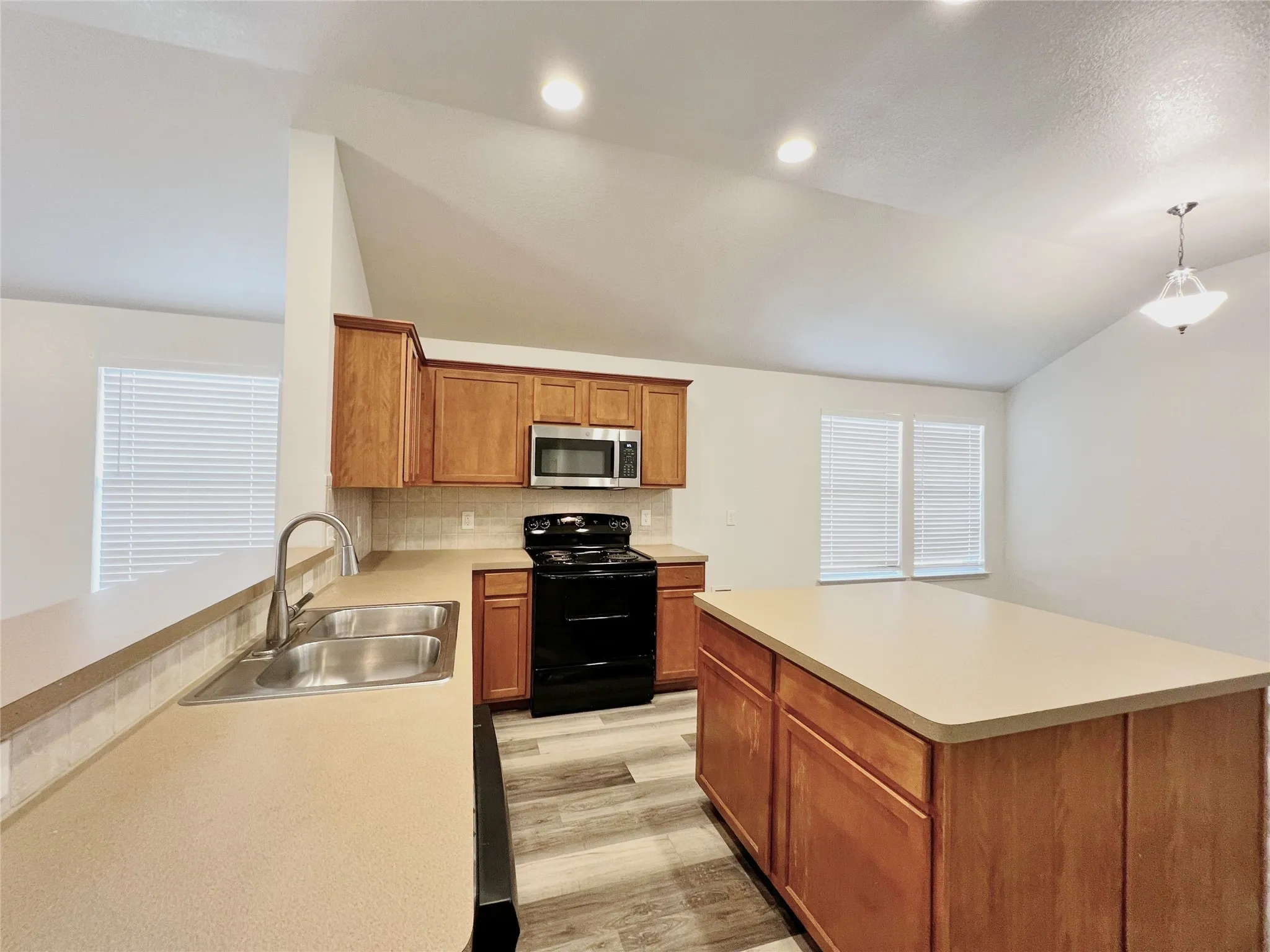 Single Family Residence For Rent in Tarrant County , 3256 Fluvia, Grand Prairie, Texas 75054, 3 Bedroom, 2 Bathroom, 2 Garage spaces, 1,829 Sqft, built in 2005, mls#21373579, Real Estate Agent in Grand Prairie, Homes For Rent in Tarrant county, Homes For Rent in Grand Prairie, Realtor in Grand Prairie Texas, Real Estate Brokerage Independent Realty Texas, Luminita Cordes Realtor