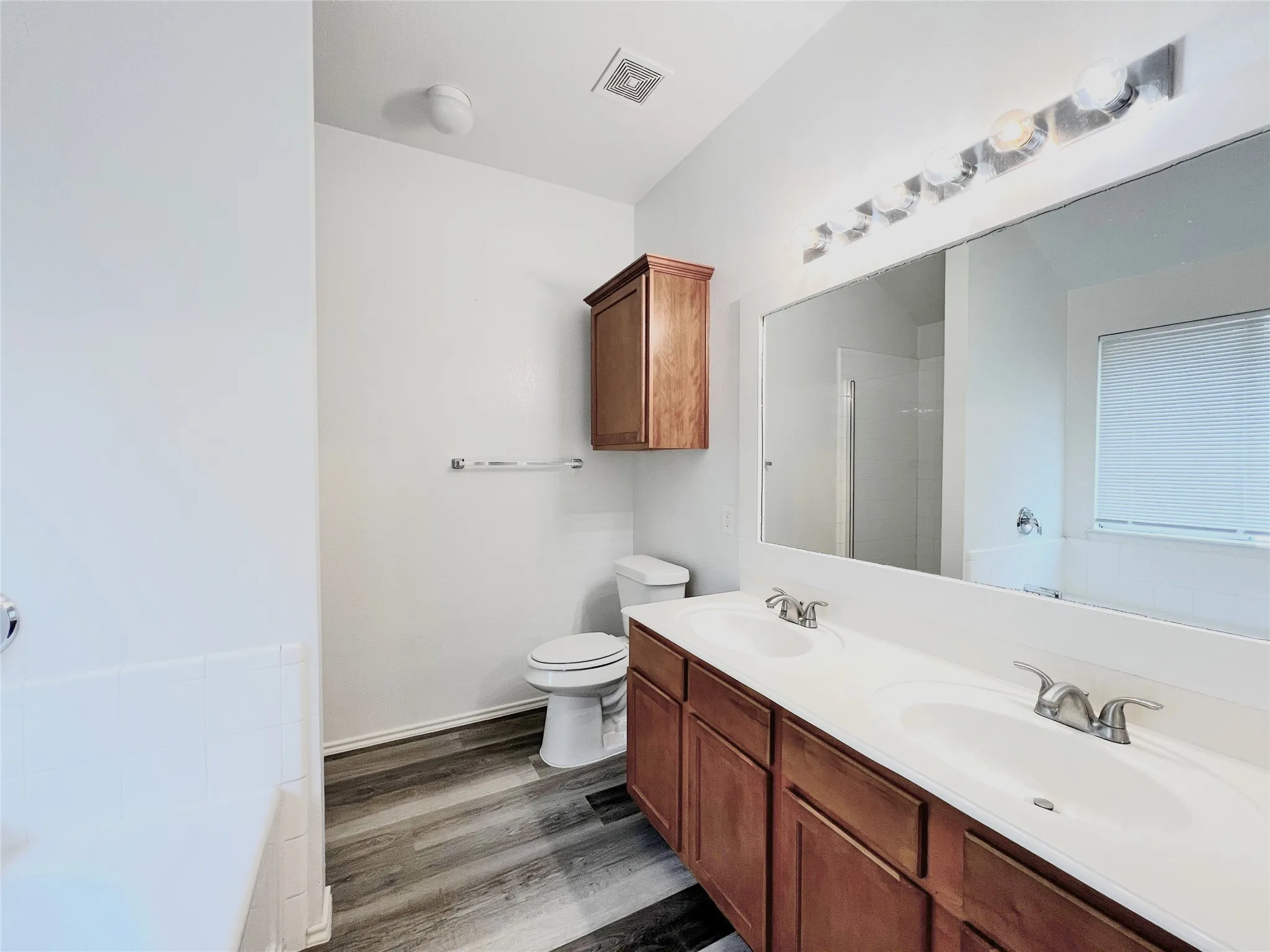 Single Family Residence For Rent in Tarrant County , 3256 Fluvia, Grand Prairie, Texas 75054, 3 Bedroom, 2 Bathroom, 2 Garage spaces, 1,829 Sqft, built in 2005, mls#21373579, Real Estate Agent in Grand Prairie, Homes For Rent in Tarrant county, Homes For Rent in Grand Prairie, Realtor in Grand Prairie Texas, Real Estate Brokerage Independent Realty Texas, Luminita Cordes Realtor