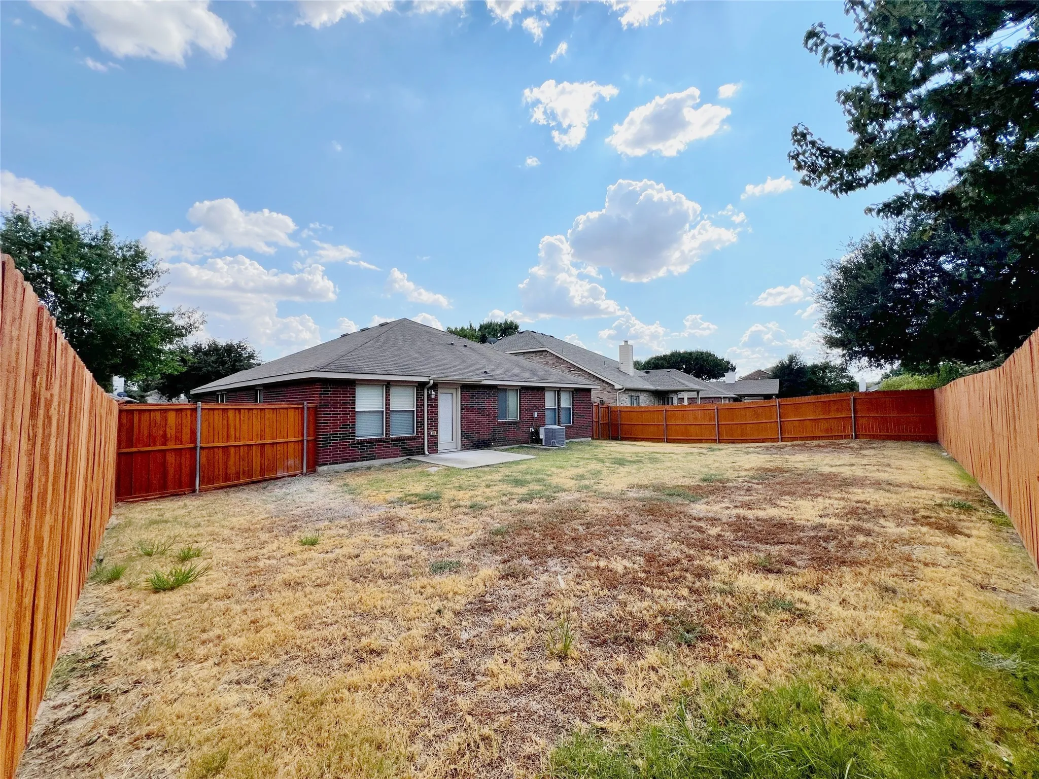 Single Family Residence For Rent in Tarrant County , 3256 Fluvia, Grand Prairie, Texas 75054, 3 Bedroom, 2 Bathroom, 2 Garage spaces, 1,829 Sqft, built in 2005, mls#21373579, Real Estate Agent in Grand Prairie, Homes For Rent in Tarrant county, Homes For Rent in Grand Prairie, Realtor in Grand Prairie Texas, Real Estate Brokerage Independent Realty Texas, Luminita Cordes Realtor