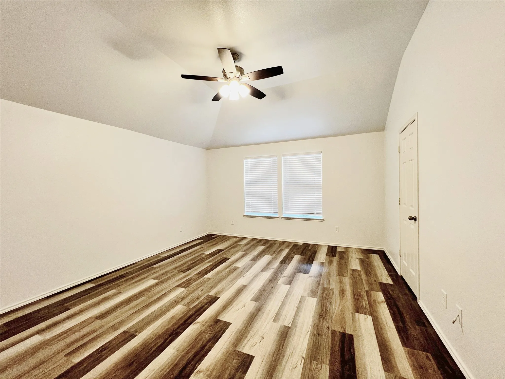 Single Family Residence For Rent in Tarrant County , 3256 Fluvia, Grand Prairie, Texas 75054, 3 Bedroom, 2 Bathroom, 2 Garage spaces, 1,829 Sqft, built in 2005, mls#21373579, Real Estate Agent in Grand Prairie, Homes For Rent in Tarrant county, Homes For Rent in Grand Prairie, Realtor in Grand Prairie Texas, Real Estate Brokerage Independent Realty Texas, Luminita Cordes Realtor