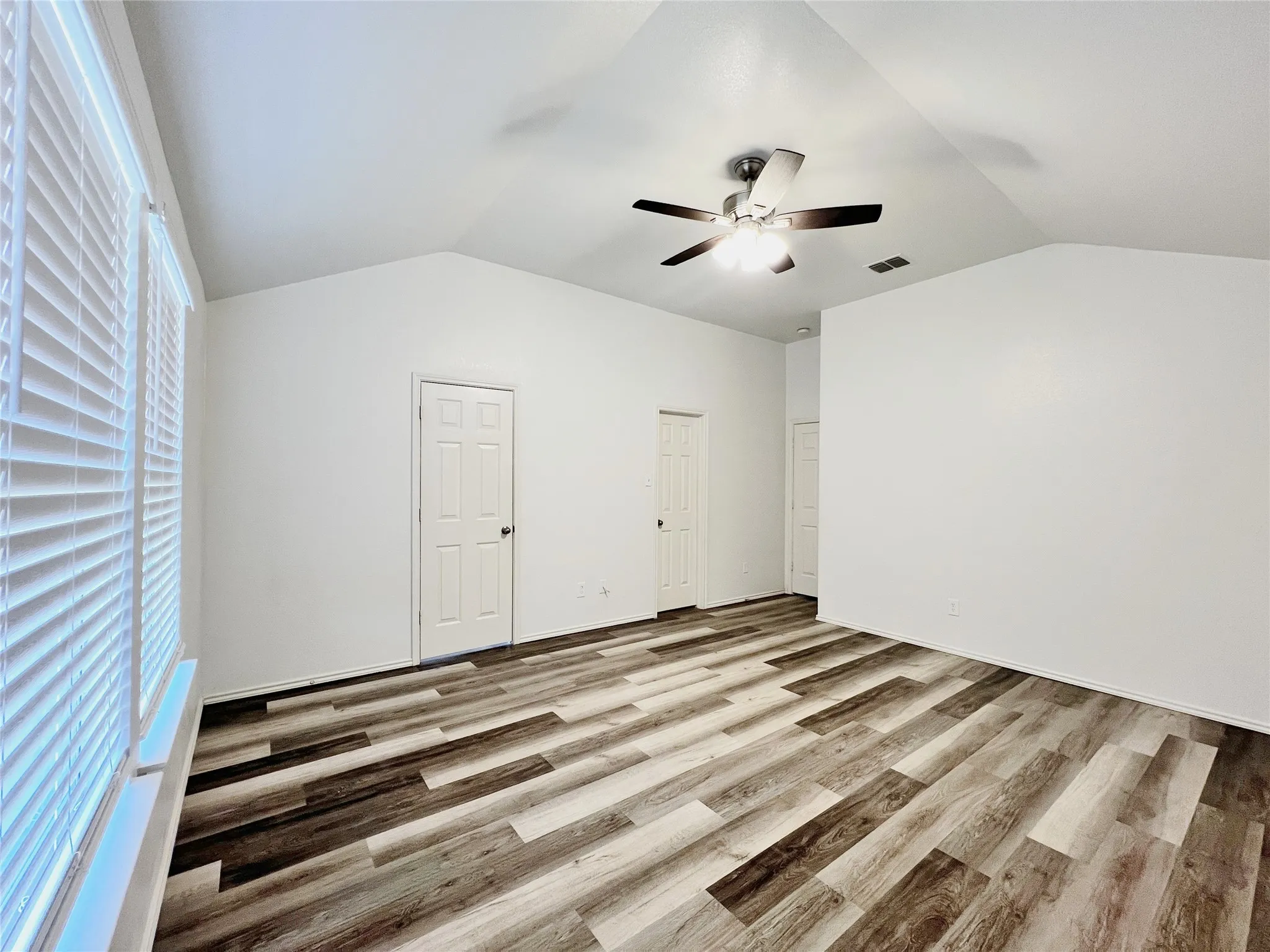 Single Family Residence For Rent in Tarrant County , 3256 Fluvia, Grand Prairie, Texas 75054, 3 Bedroom, 2 Bathroom, 2 Garage spaces, 1,829 Sqft, built in 2005, mls#21373579, Real Estate Agent in Grand Prairie, Homes For Rent in Tarrant county, Homes For Rent in Grand Prairie, Realtor in Grand Prairie Texas, Real Estate Brokerage Independent Realty Texas, Luminita Cordes Realtor