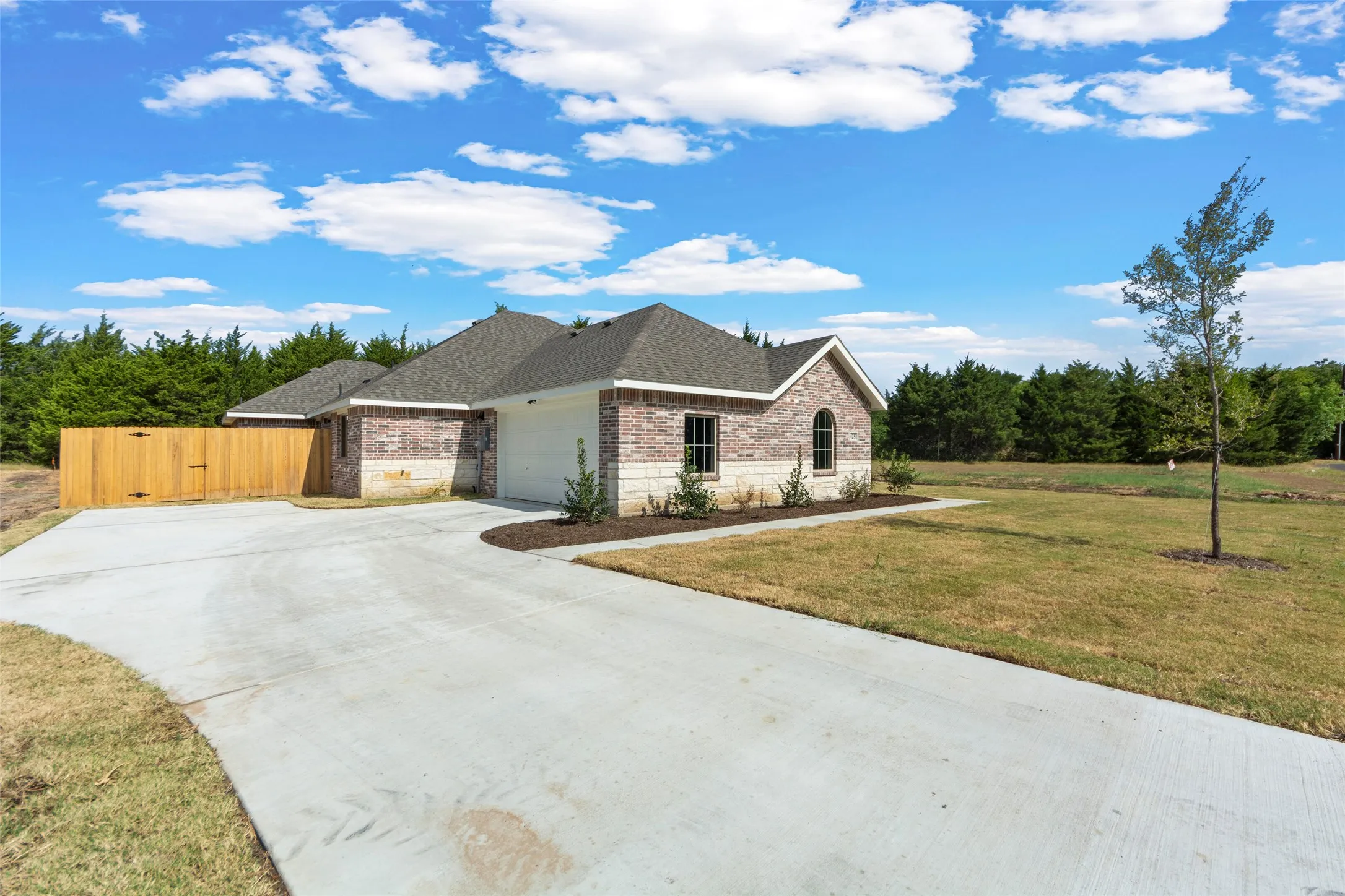 Single Family Residence For Sale in Ellis County , 425 WATERCREST Lane, Glenn Heights, Texas 75154, 4 Bedroom, 2 Bathroom, 2 Garage spaces, 1,760 Sqft, built in 2026, mls#21373202, Real Estate Agent in Glenn Heights, Homes For Sale in Ellis county, Homes For Sale in Glenn Heights, Realtor in Glenn Heights Texas, Real Estate Brokerage Independent Realty Texas, Luminita Cordes Realtor